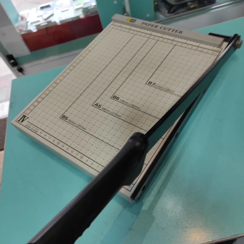 دستگاه برش کاغذ - کاتر کاغذ A4 درحد نو