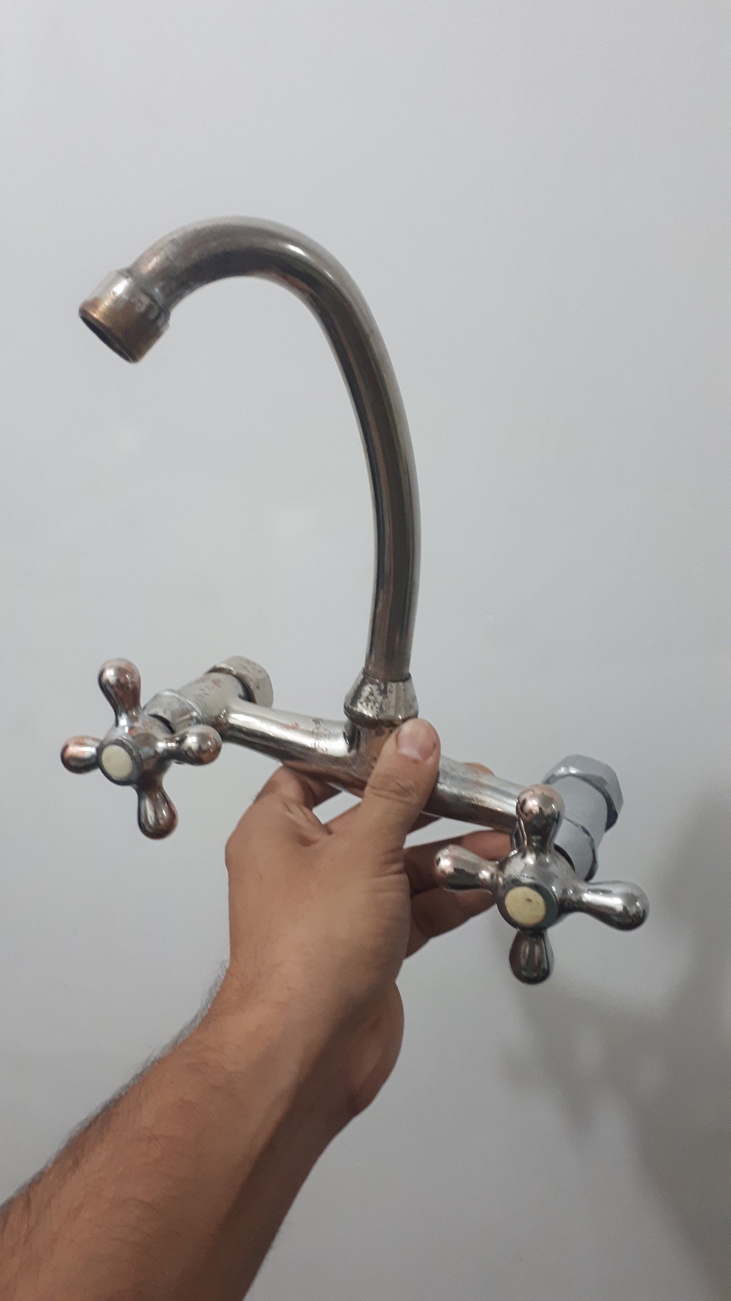 شیر مخلوط دیواری