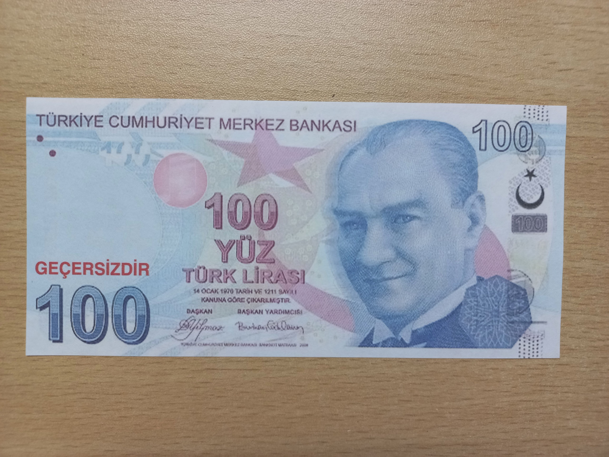 اسکناس طرح 100 لیر ترکیه