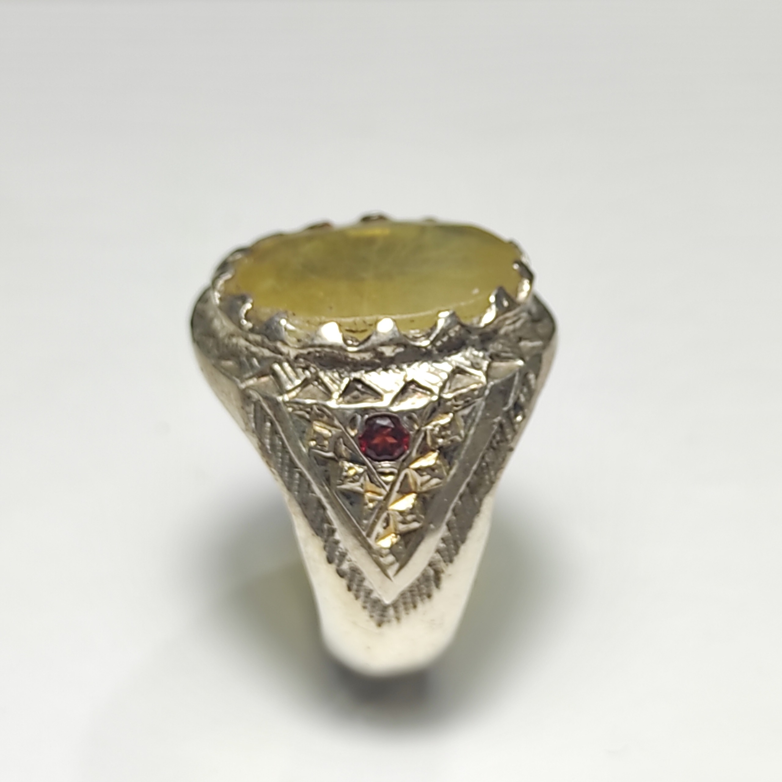 انگشتر یاقوت زرد افریقایی