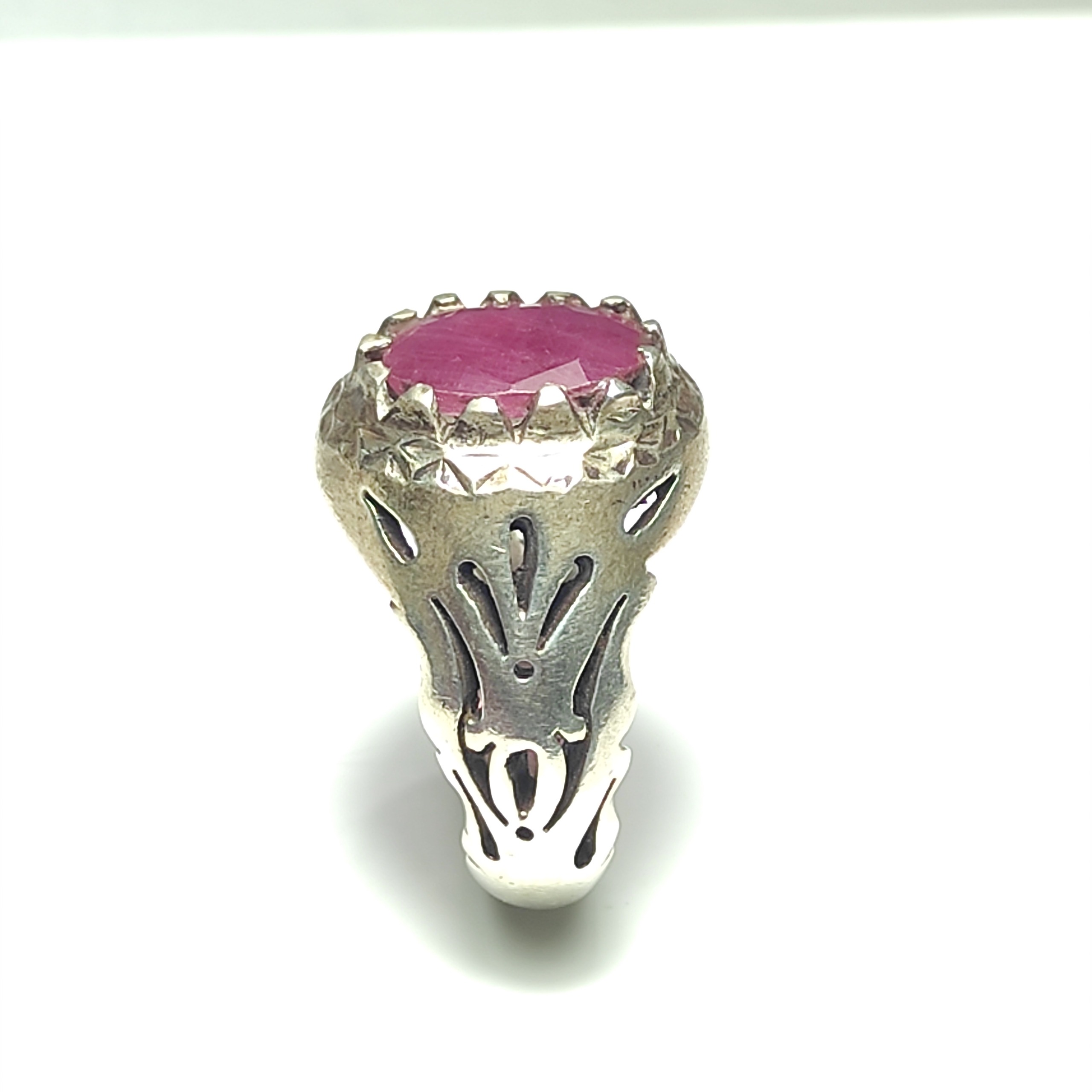 انگشتر یاقوت سرخ آفریقایی