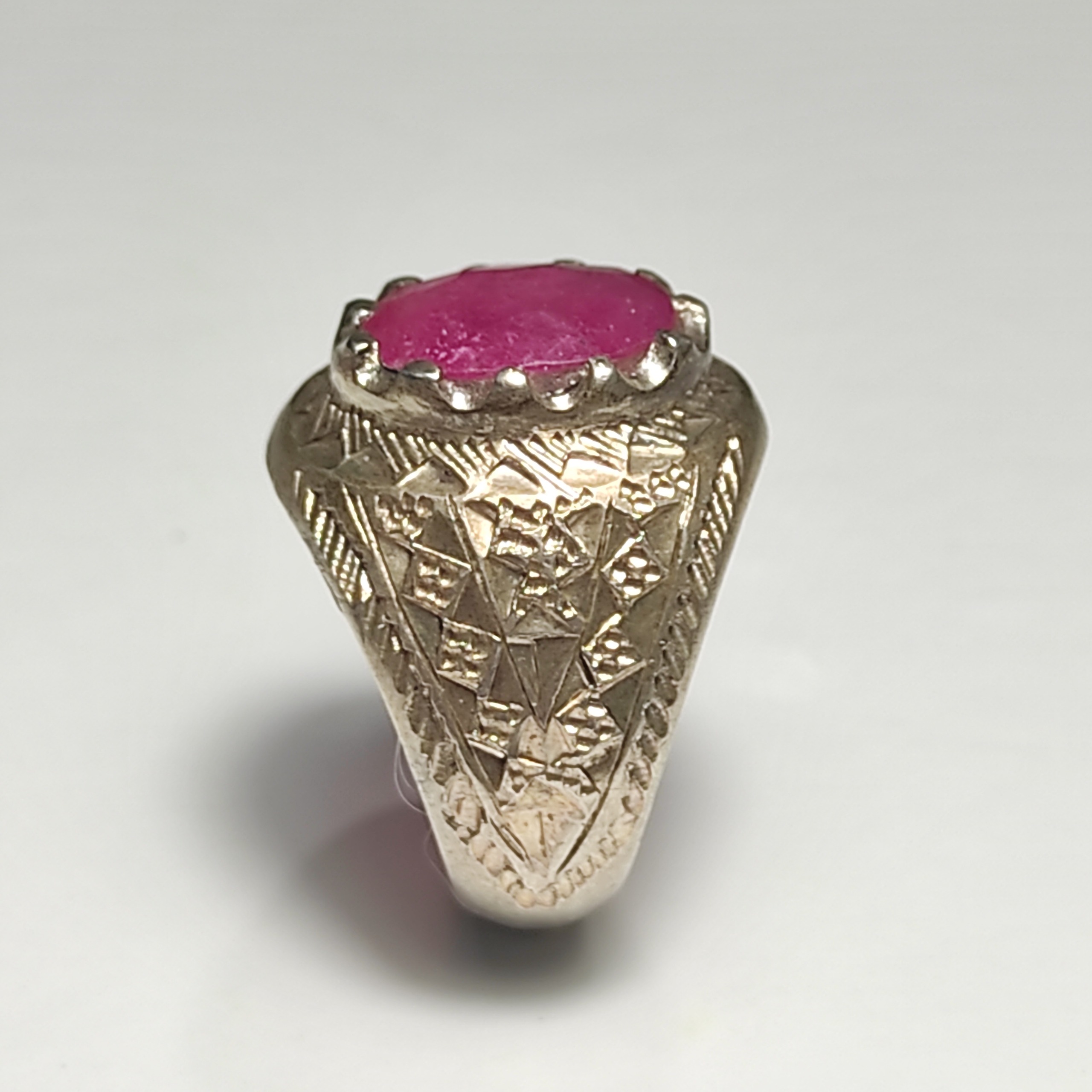 انگشتر یاقوت سرخ آفریقایی