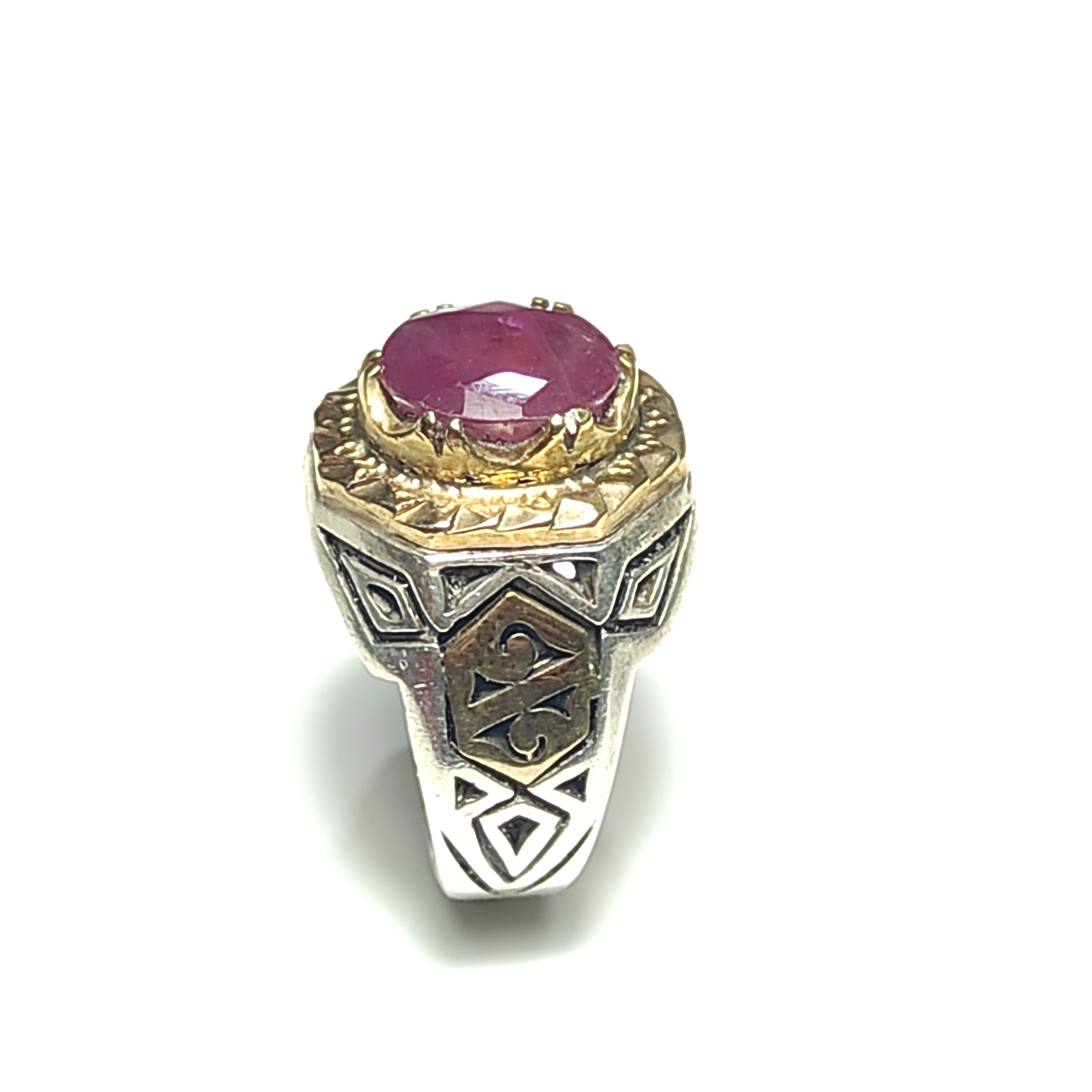 انگشتر یاقوت سرخ آفریقایی