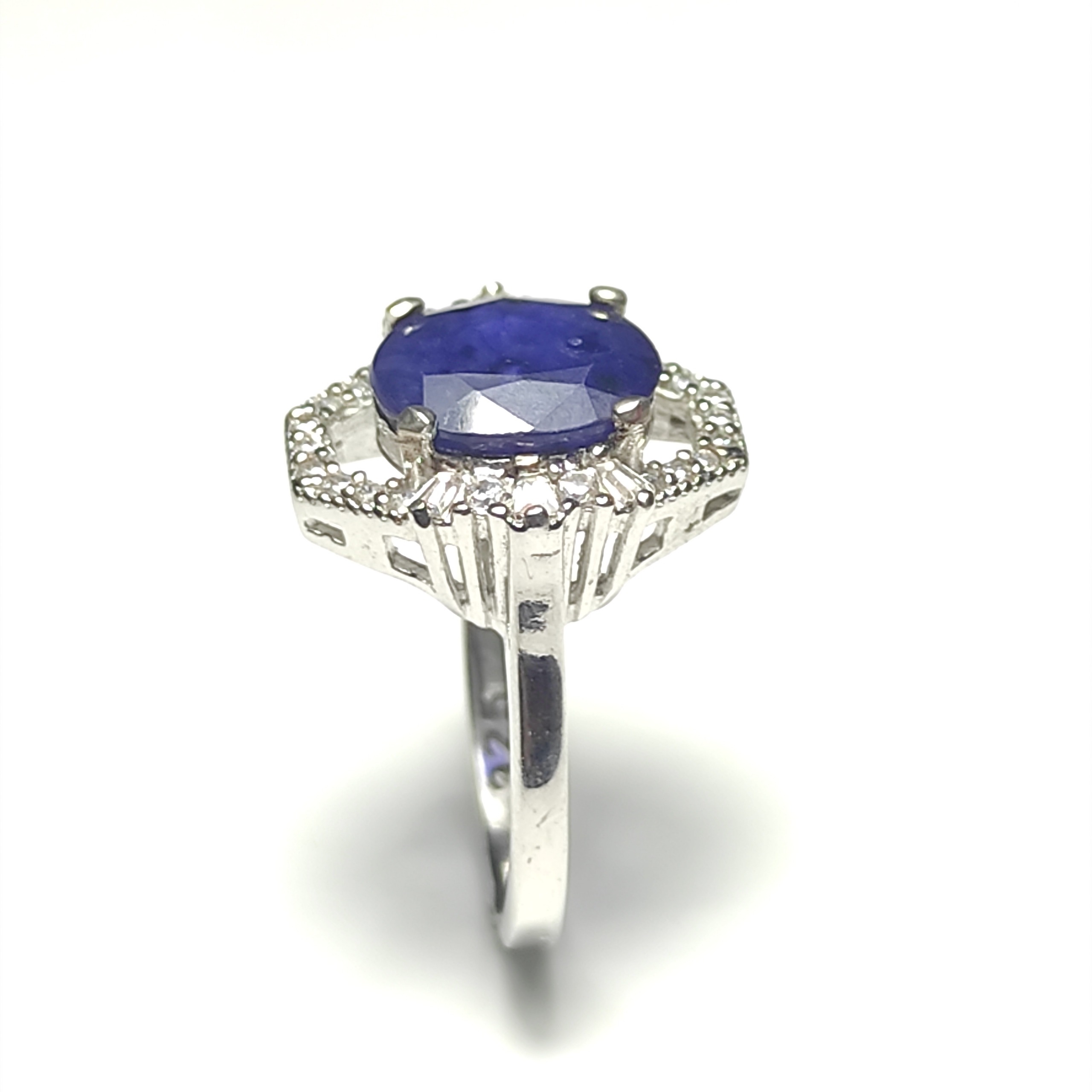 انگشتر یاقوت کبود آفریقایی