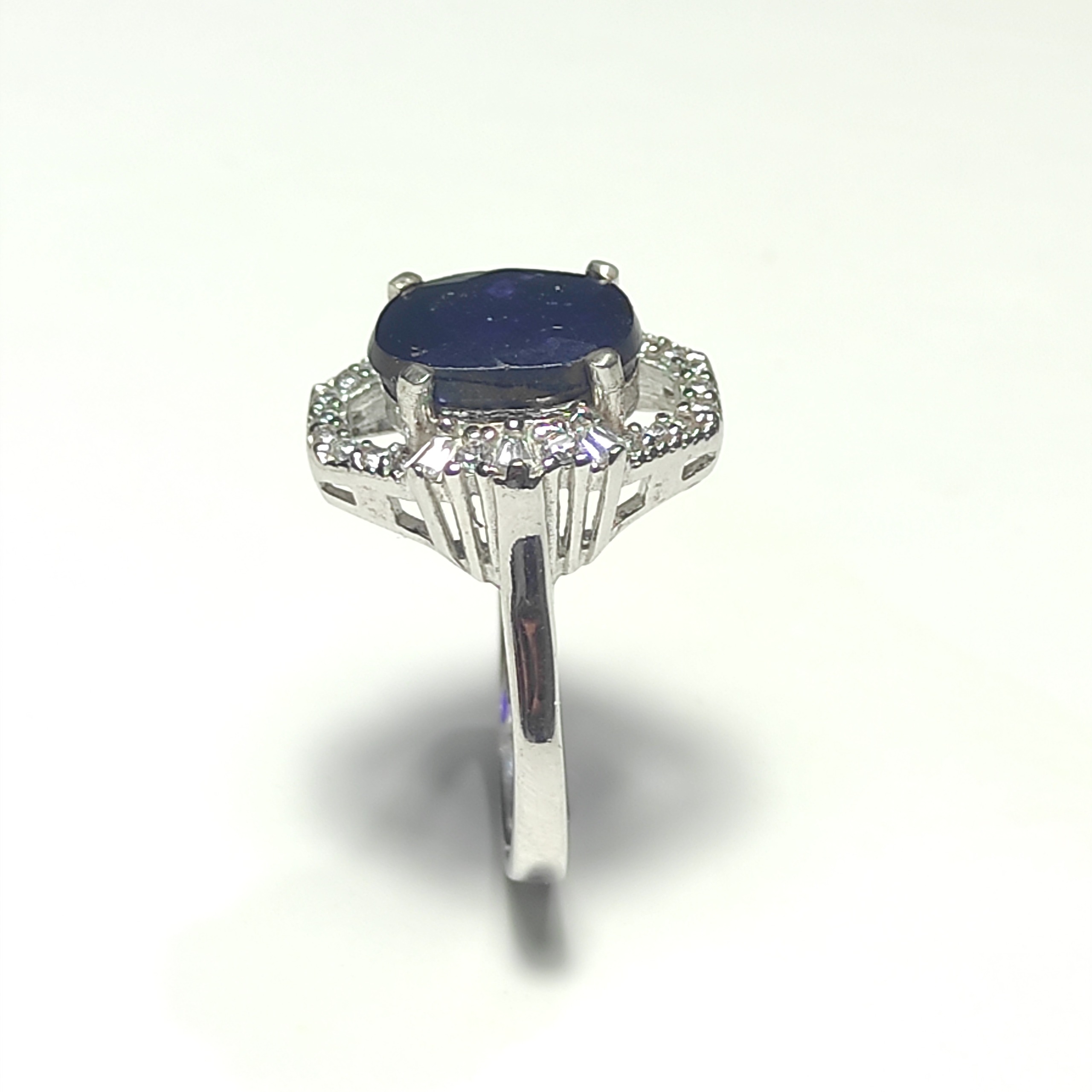 انگشتر یاقوت کبود آفریقایی