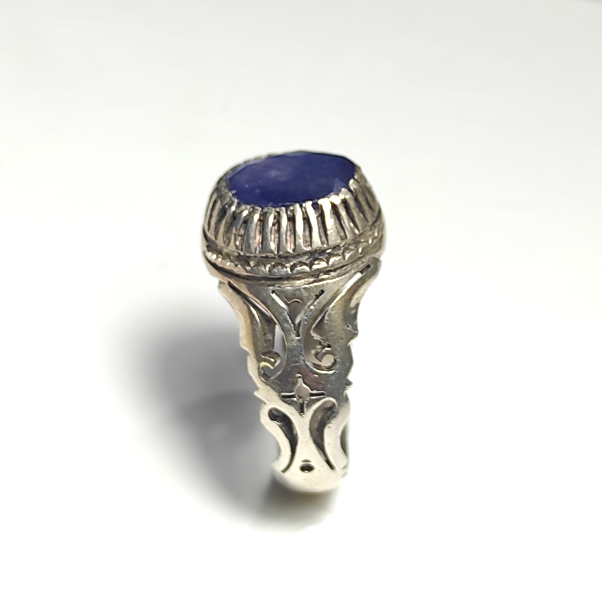 انگشتر یاقوت کبود آفریقایی