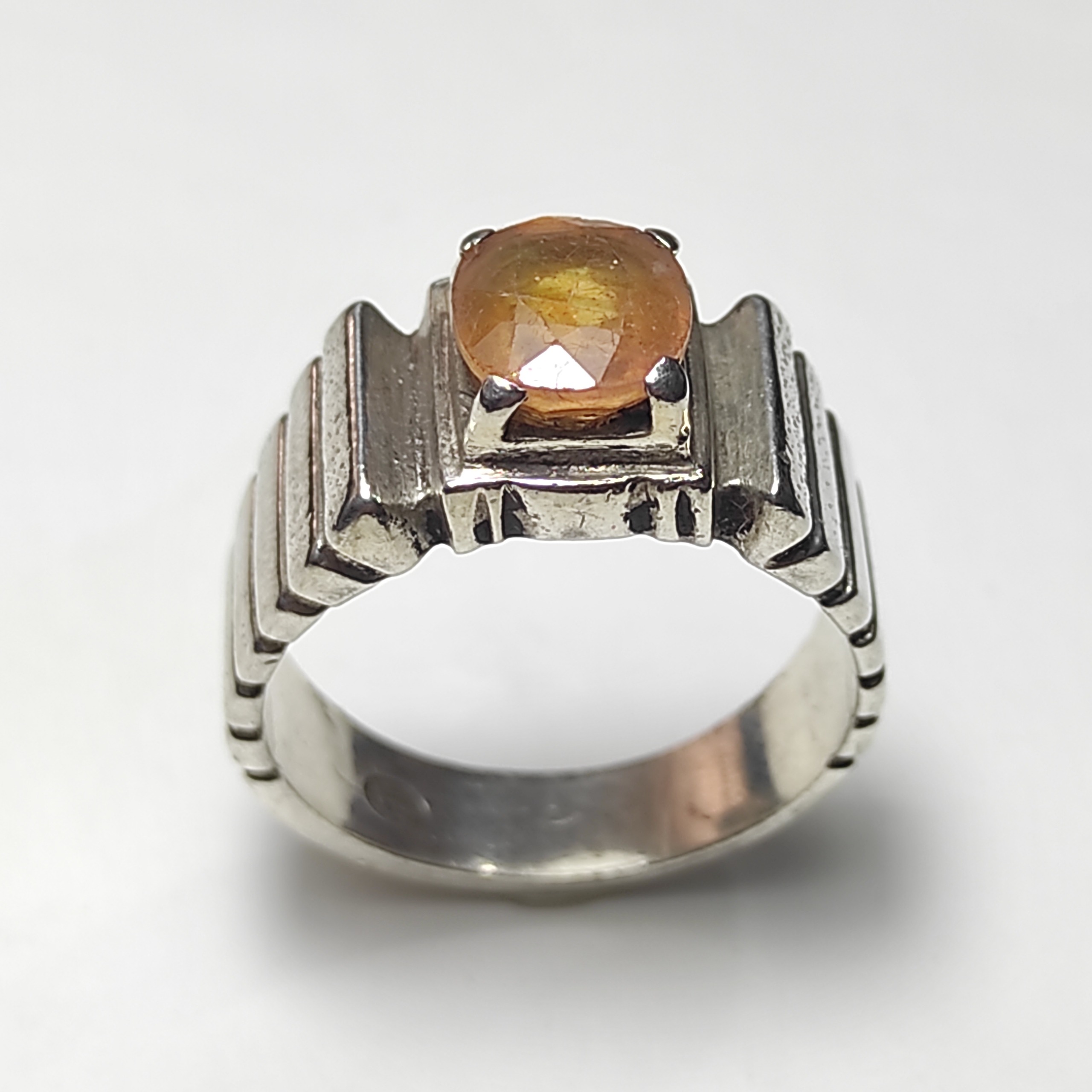 انگشتر یاقوت زرد