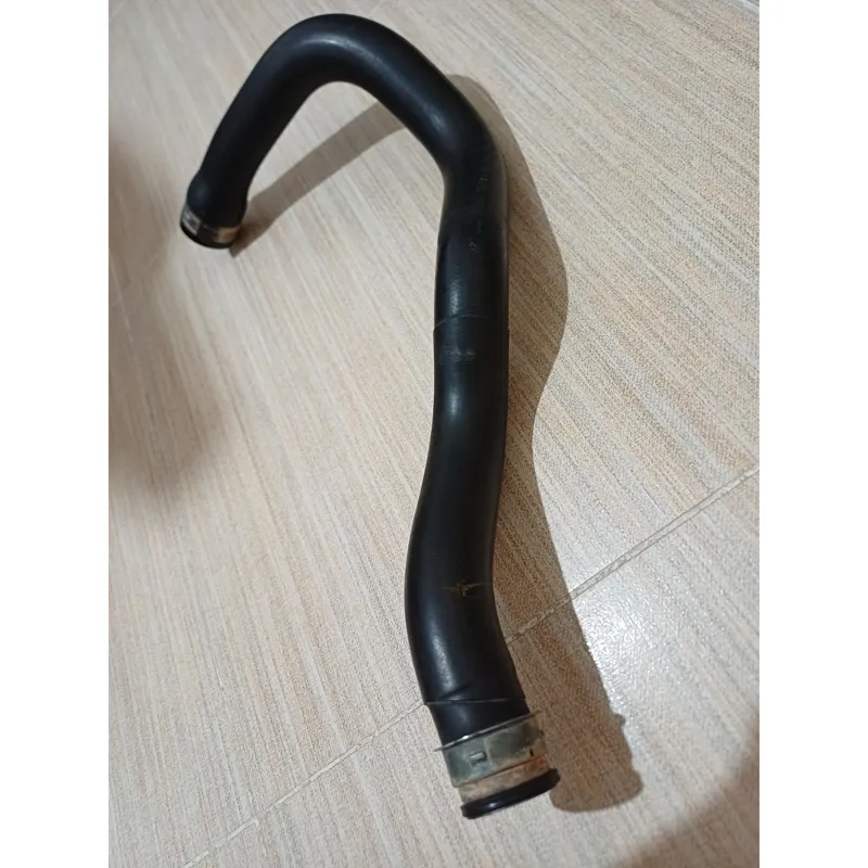 شلنگ بالای رادیاتور اب زانتیا فابریک