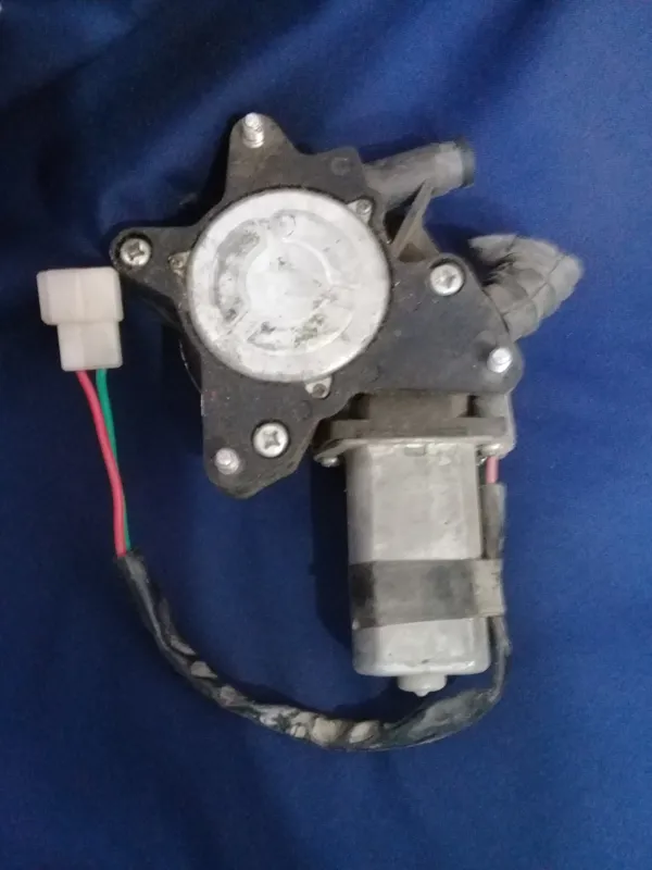 موتور اوراقی بالا بر شیشه پراید