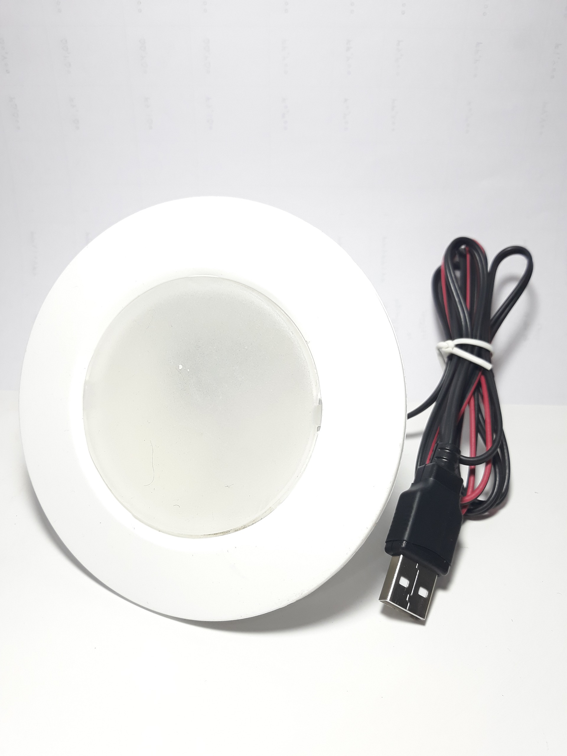 چراغ اضطراری مدل سوکت usb آفتابی