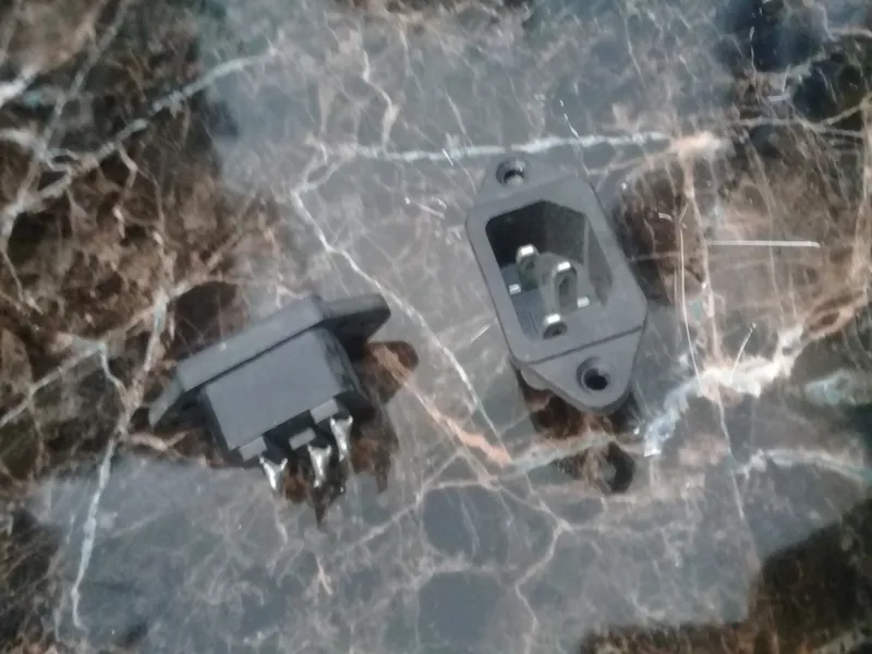 6 عدد سوکت برق پاور