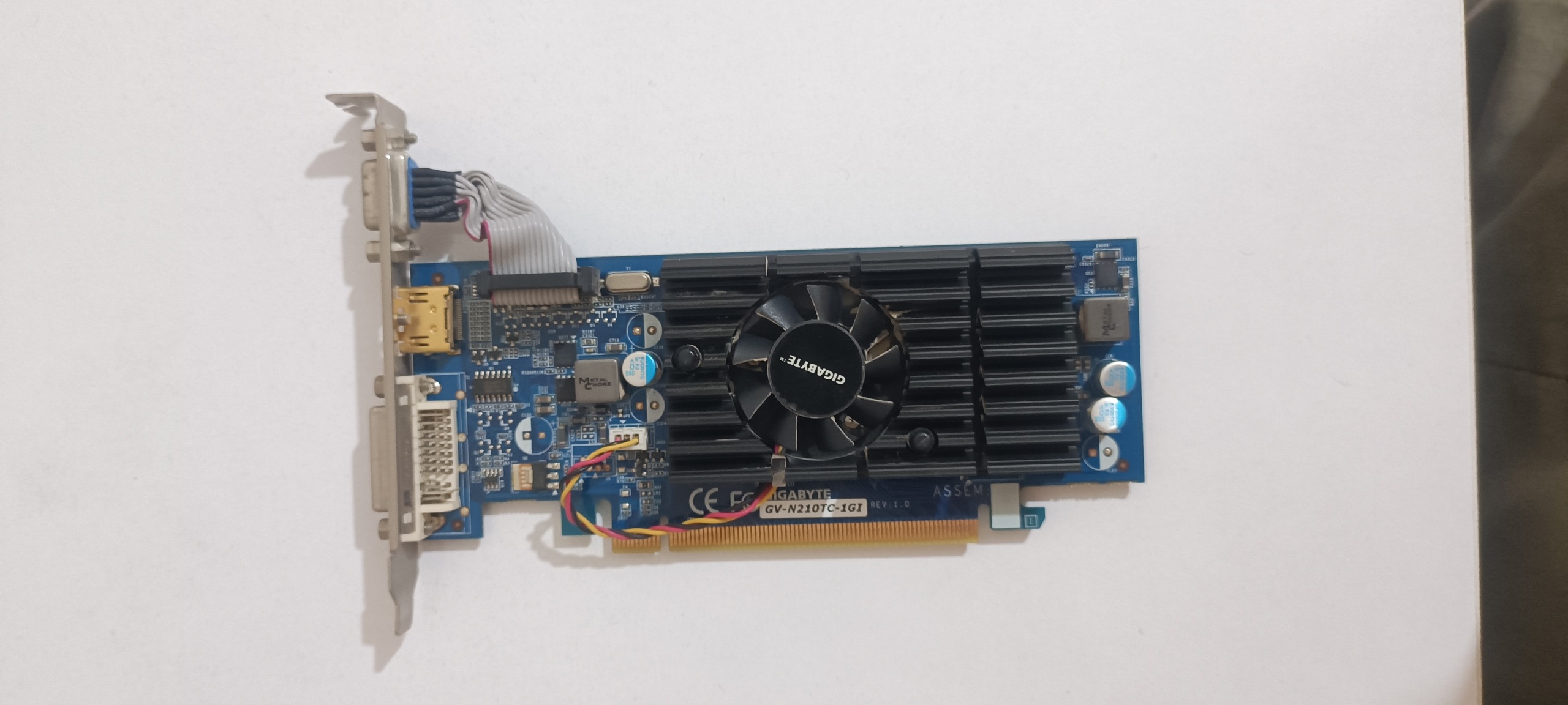 کارت گرافیک 1GB 64bit DDR3