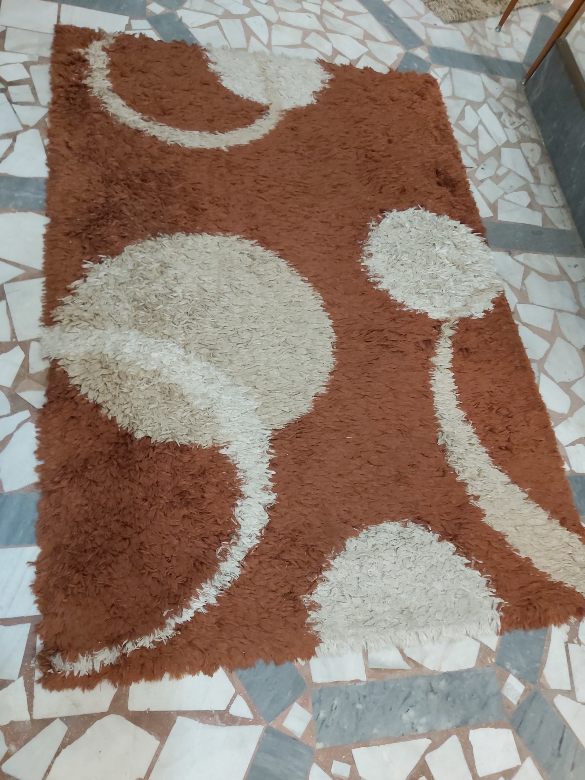 فرش فانتزی کارکرده سالم 172 در 120 سانتی
