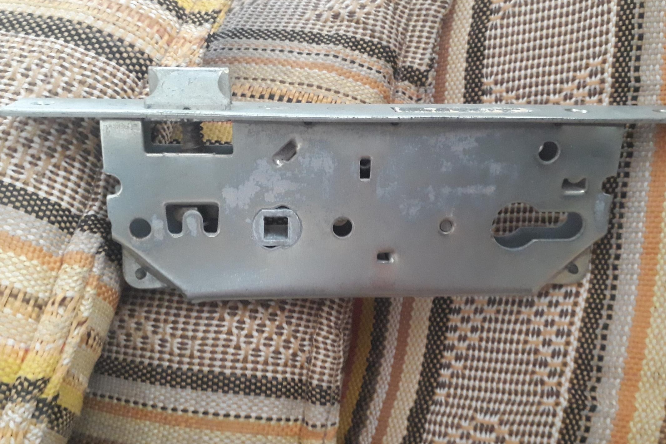 مغذی دستگیره درب