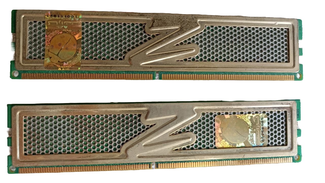 دو عدد رم DDR2 OCZ یک گیگ