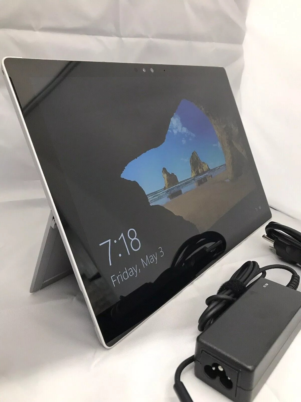 لپ تاپ سرفیس پرو 5 تبلت شو 5 I5-7300U 8GB 256G