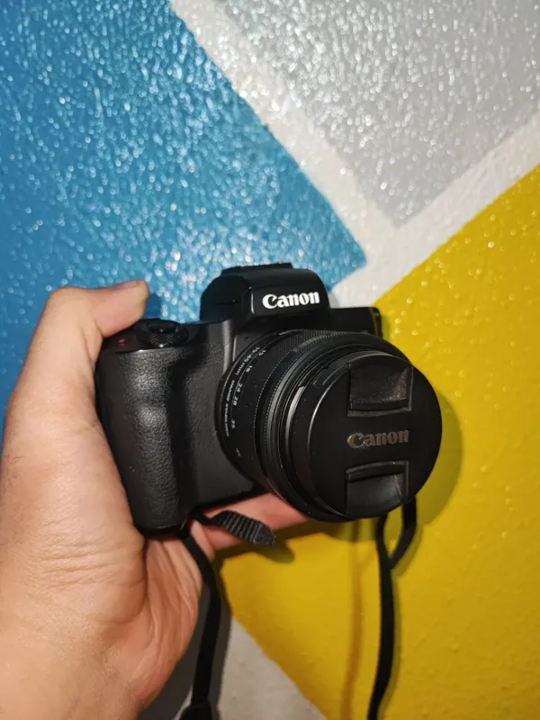 دوربین کنون M50