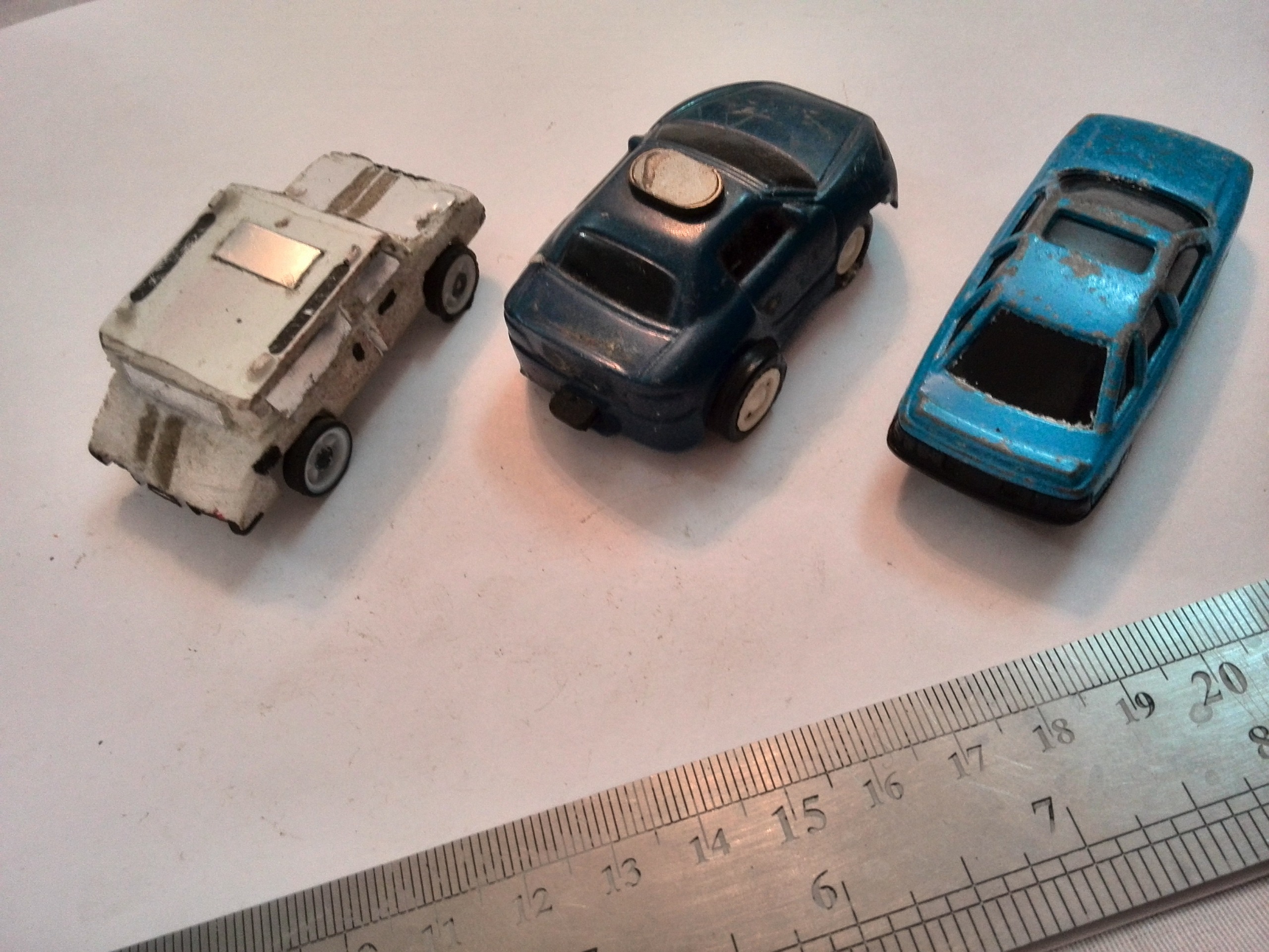 سه عدد ماشین اسباب بازی کوچک