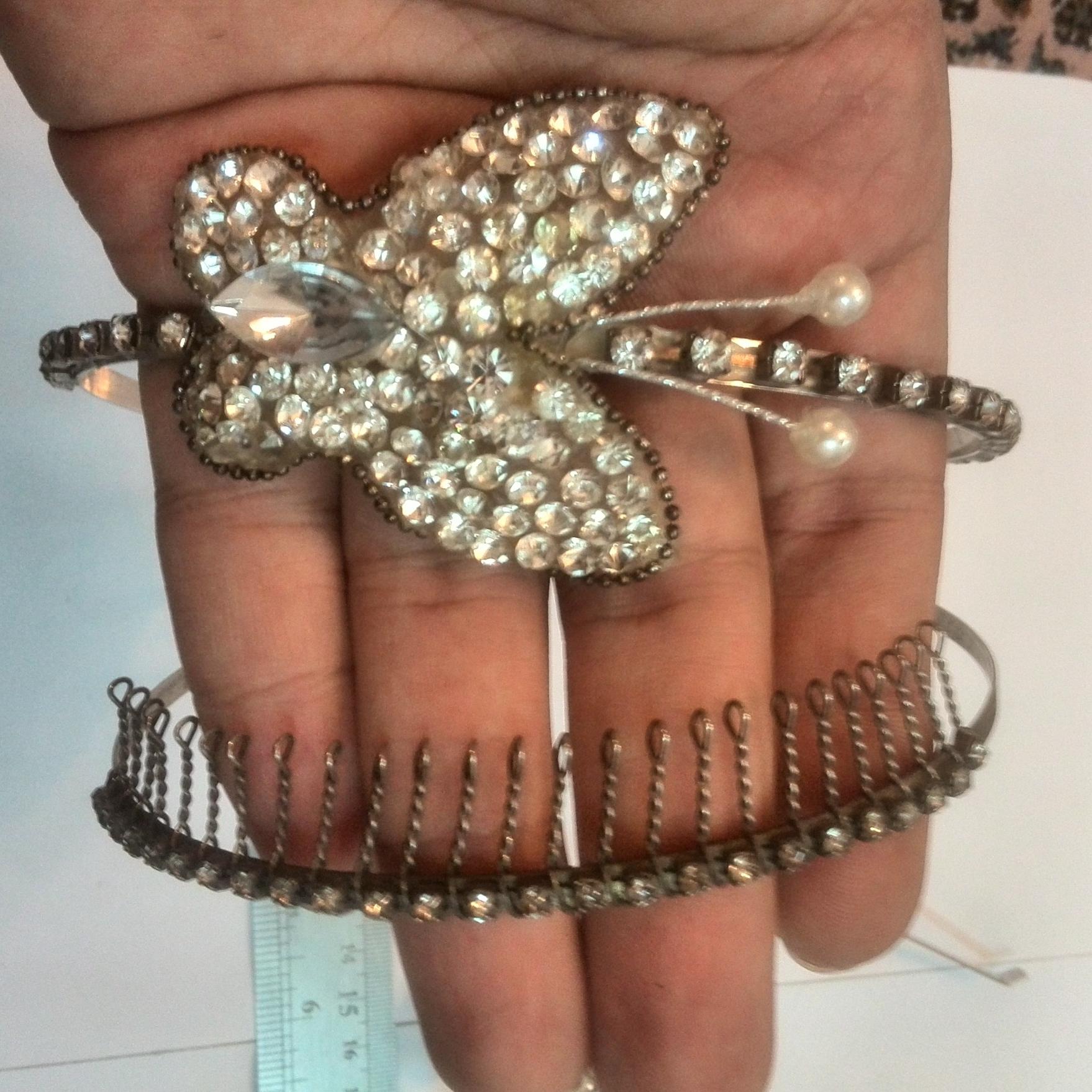 گل سر یا تل یا تاج سر عروسی