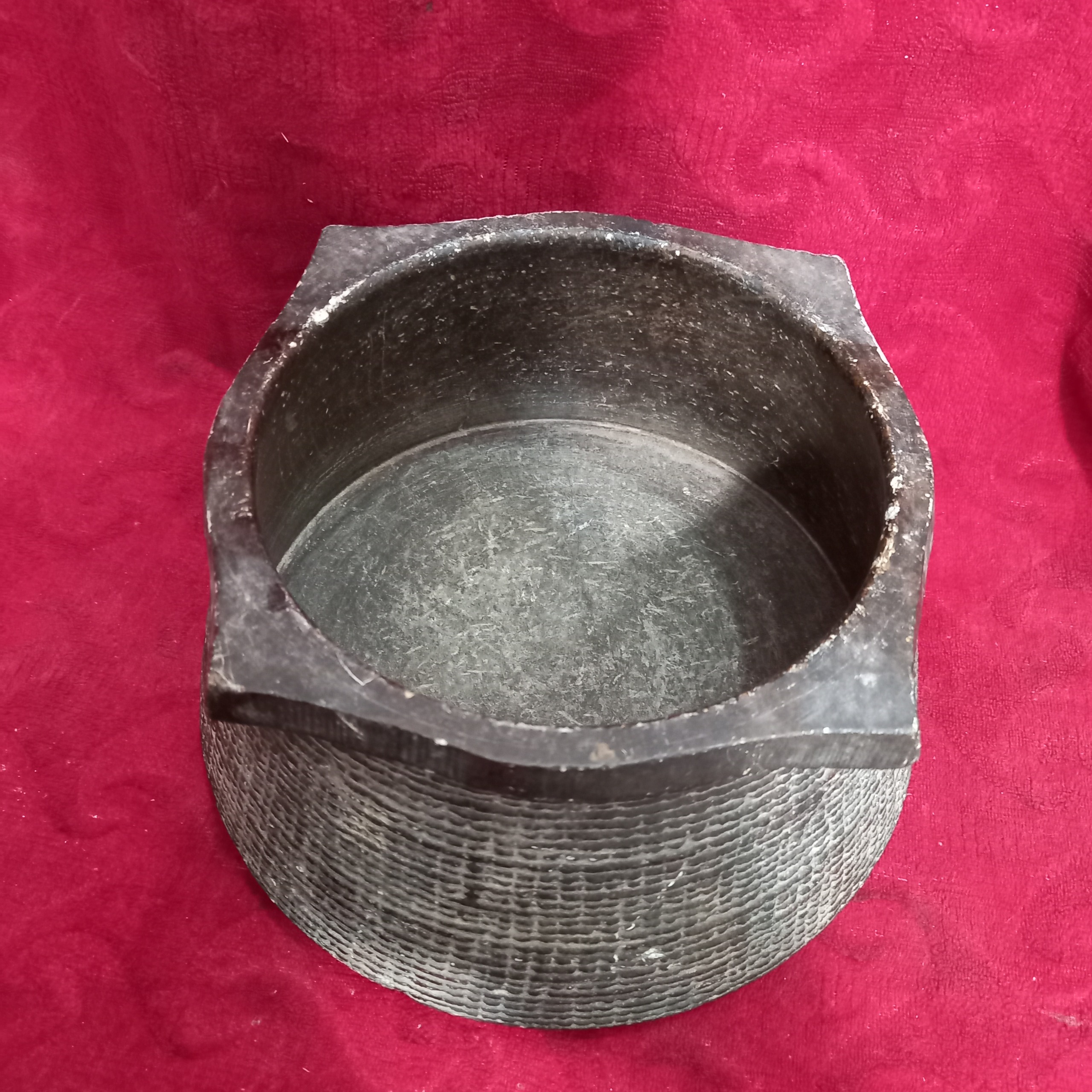 دیگ سنگی کهنه بکرقاجاری