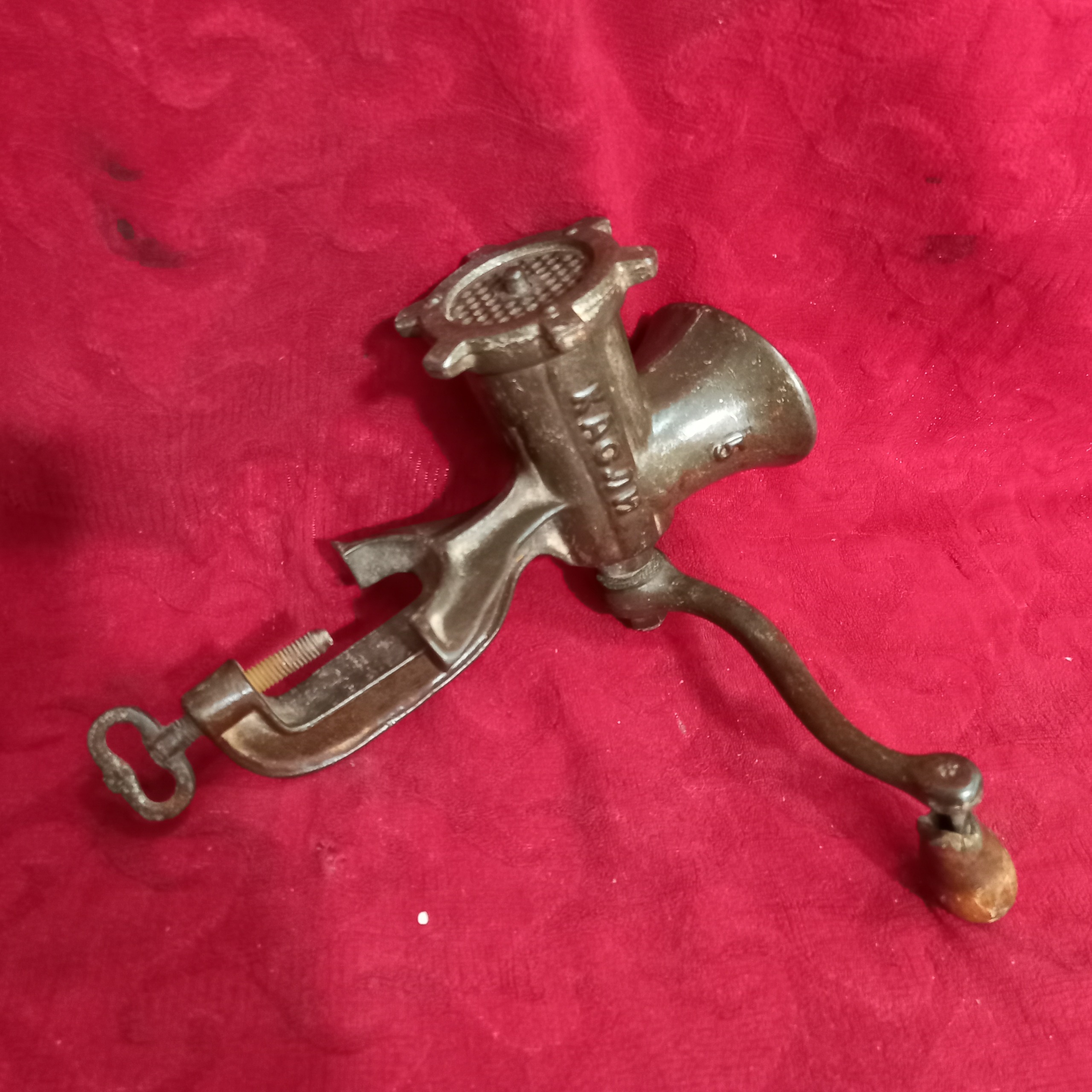 چرخگوشت دستی نمره5 کوچک قدیمی