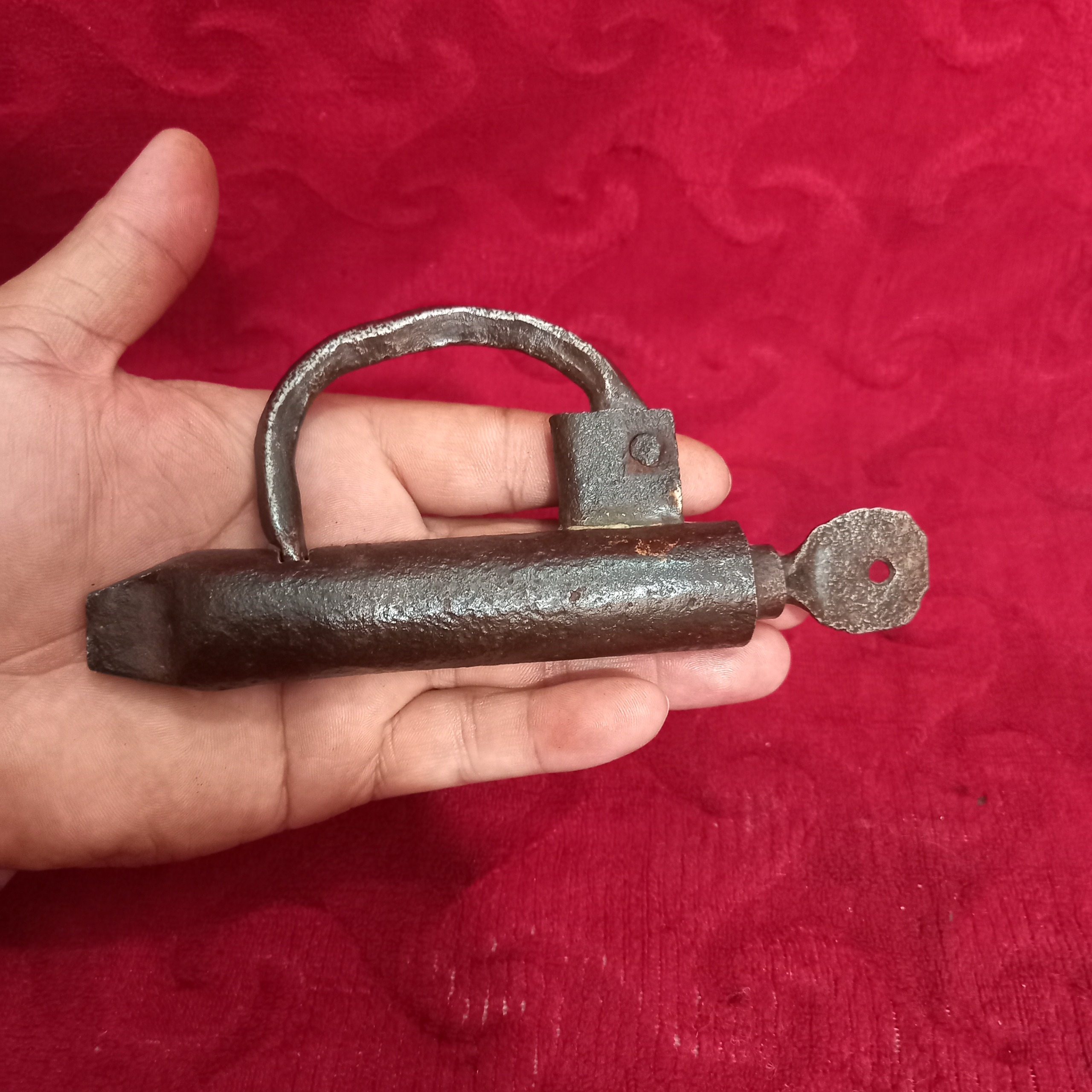 قفل پیچی فولاد قاجاری
