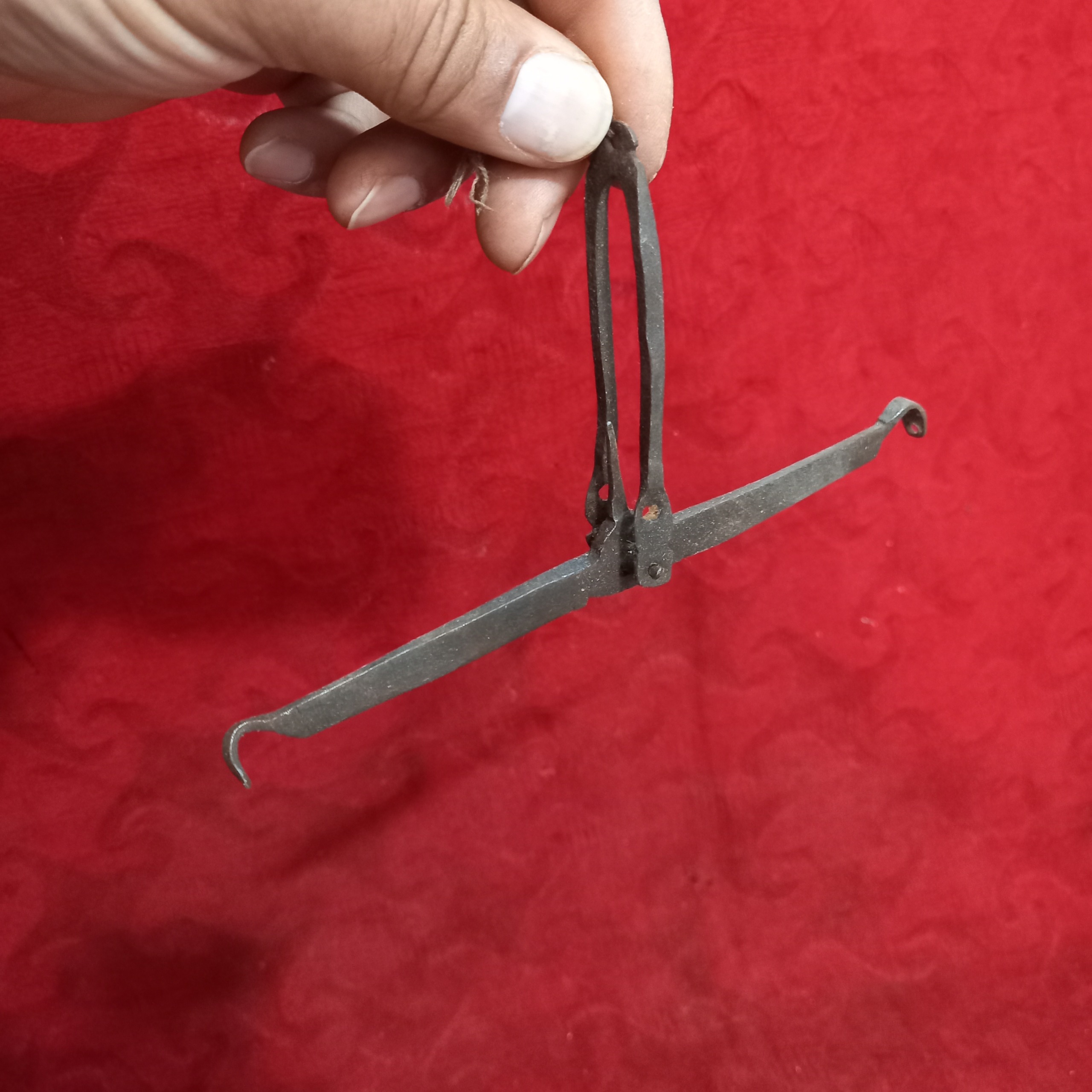 ترازو شاهنگ کوچک فولاد قاجاری16سانت