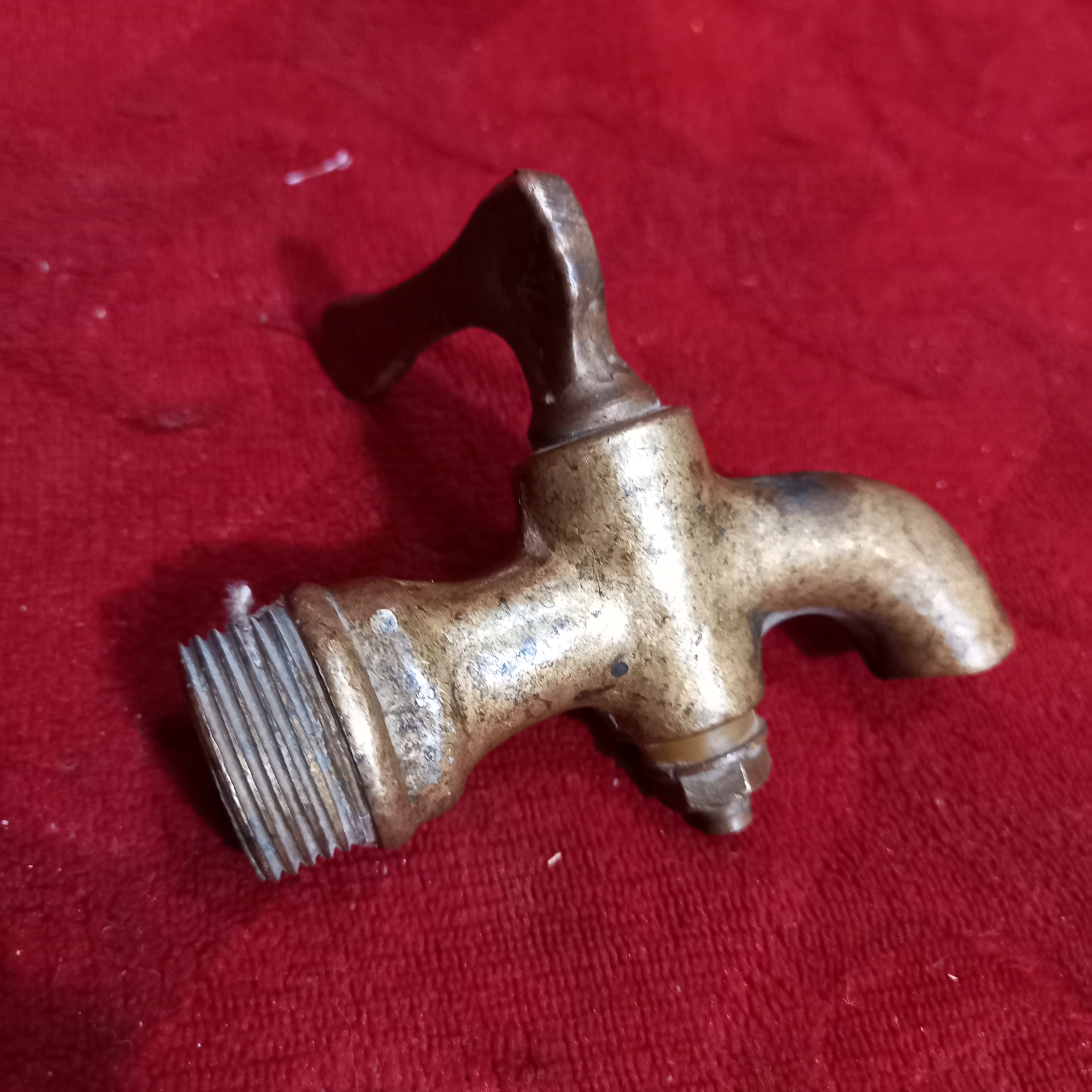 شیراب برنجی حوض انباری قدیمی