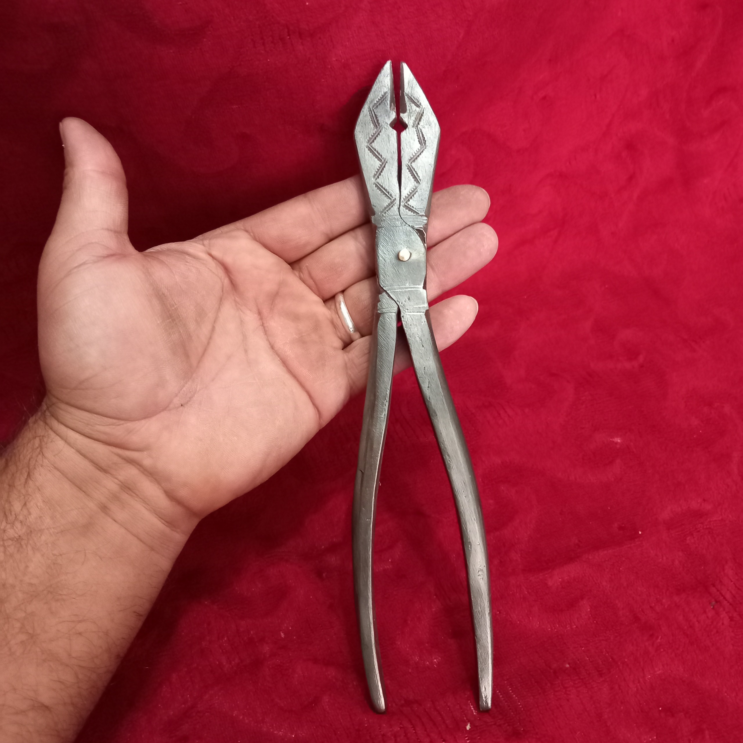 انبرقندشکن فولاد نقشدار قدیمی