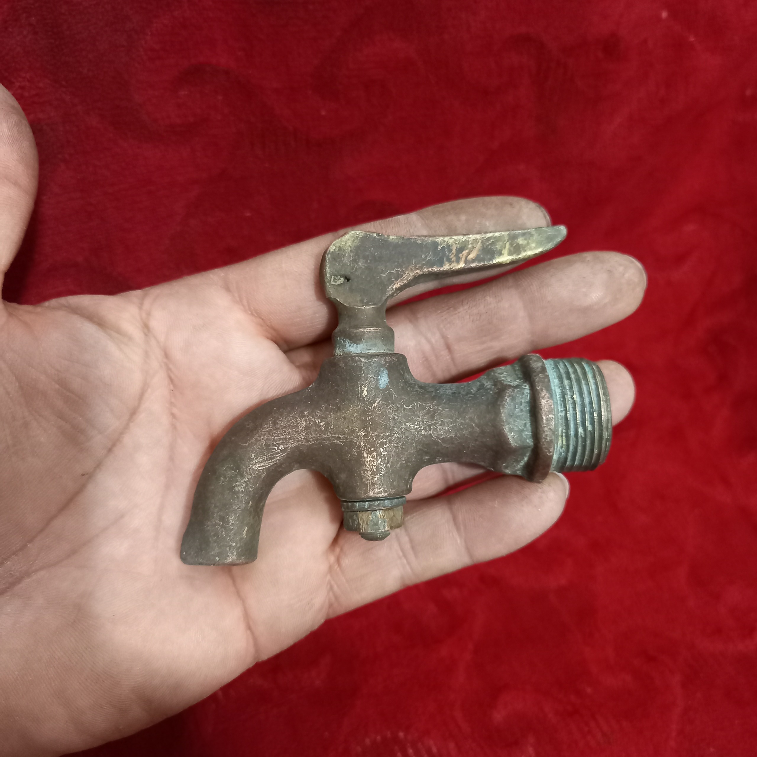 شیرآب برنجی حوض انباری قدیمی