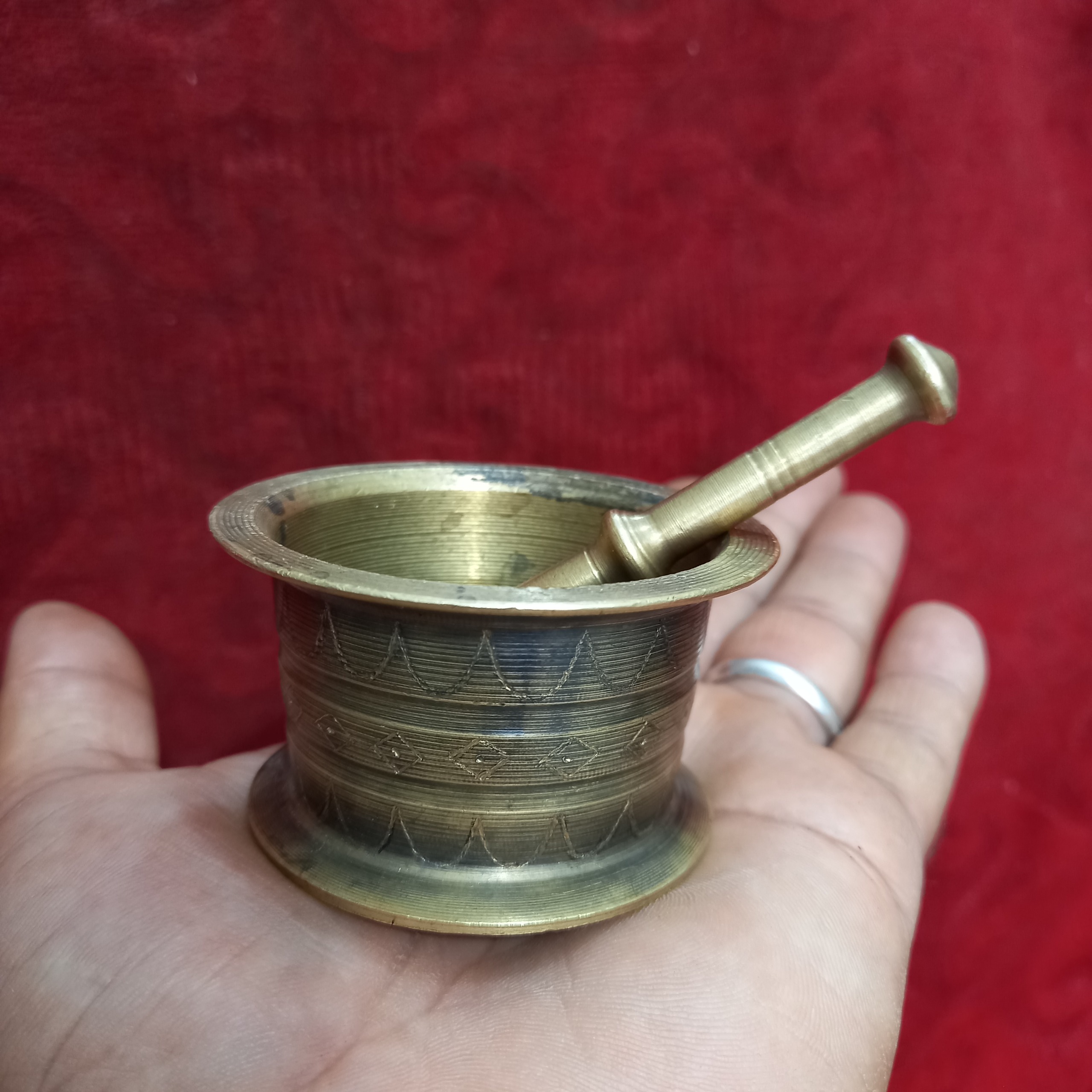 هاون برنجی زعفران ساب نقشدار قدیمی