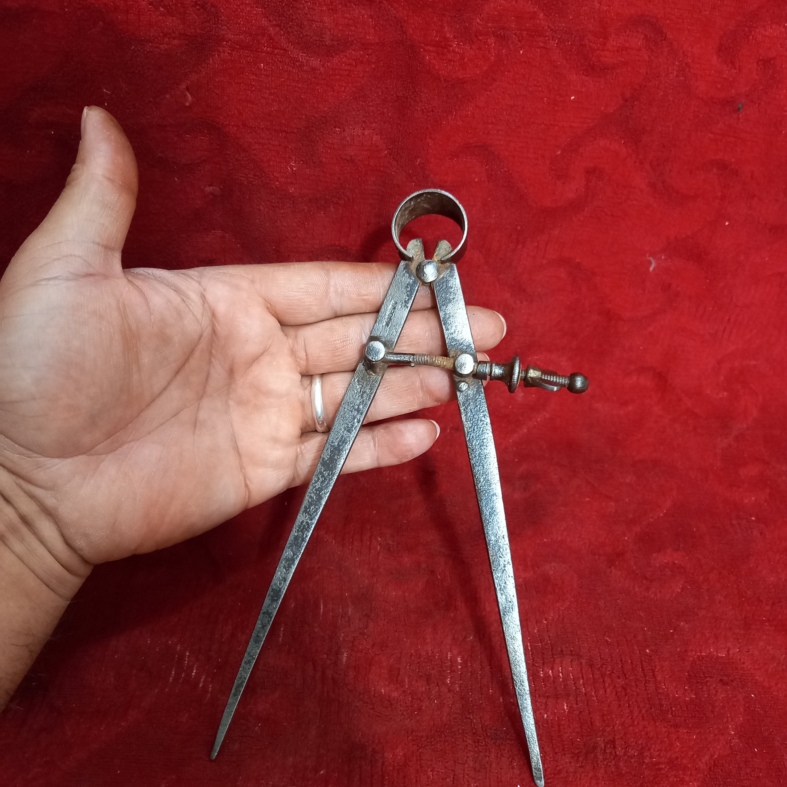 پرگار فولاد مهندسی قدیمی