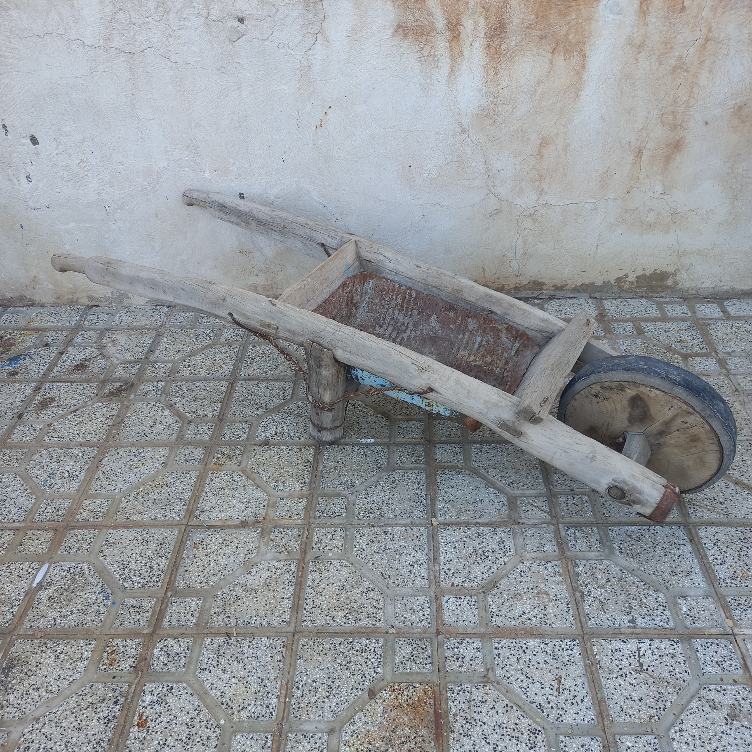 فرغون چوبی کمیاب با قدمت150ساله بکرکلکسیونی