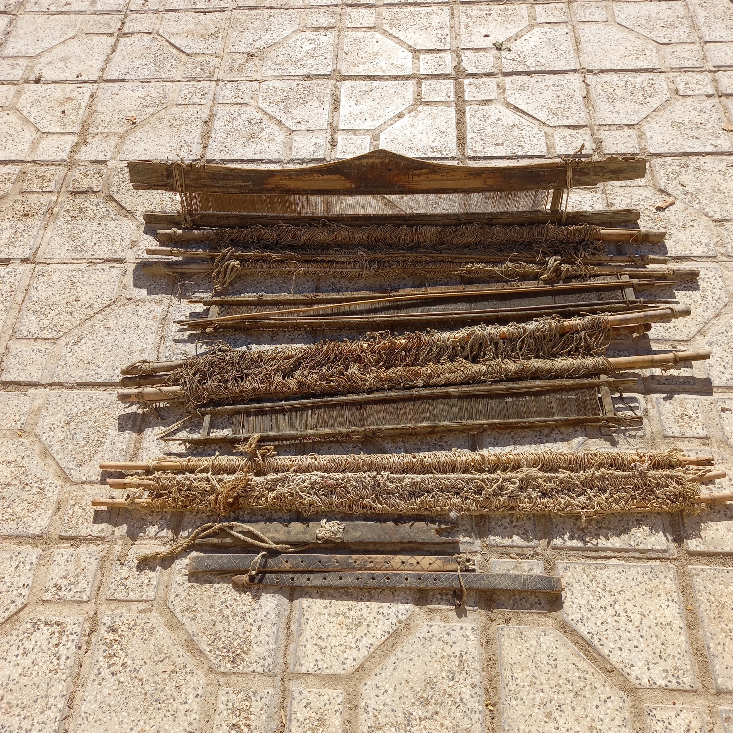 دستگاه چوبی حریر بافی قاجاری