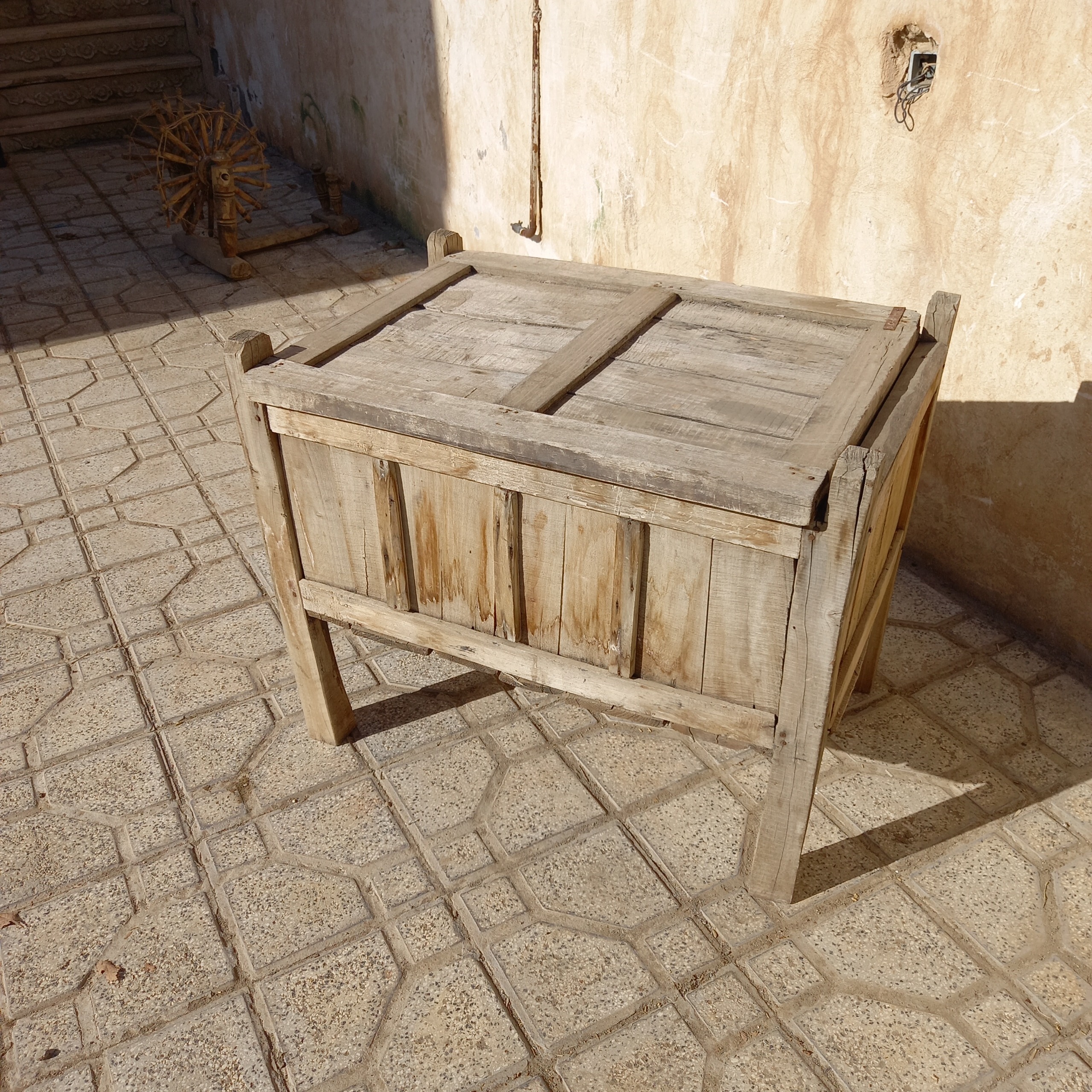 صندوق چوبی بزرگ بکرقدیمی