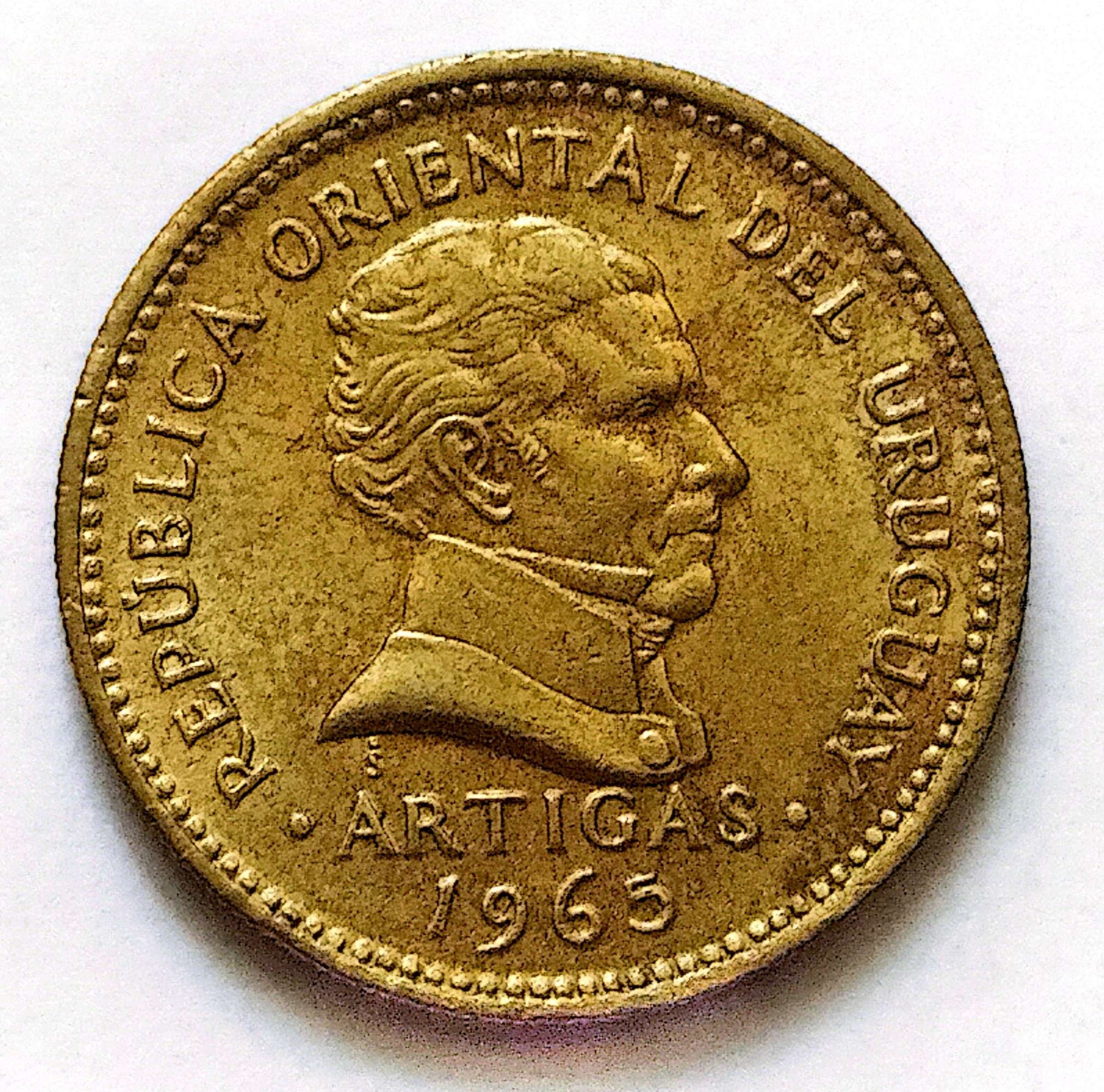 سکه 1پزواروگوئه 1965(کد5761)