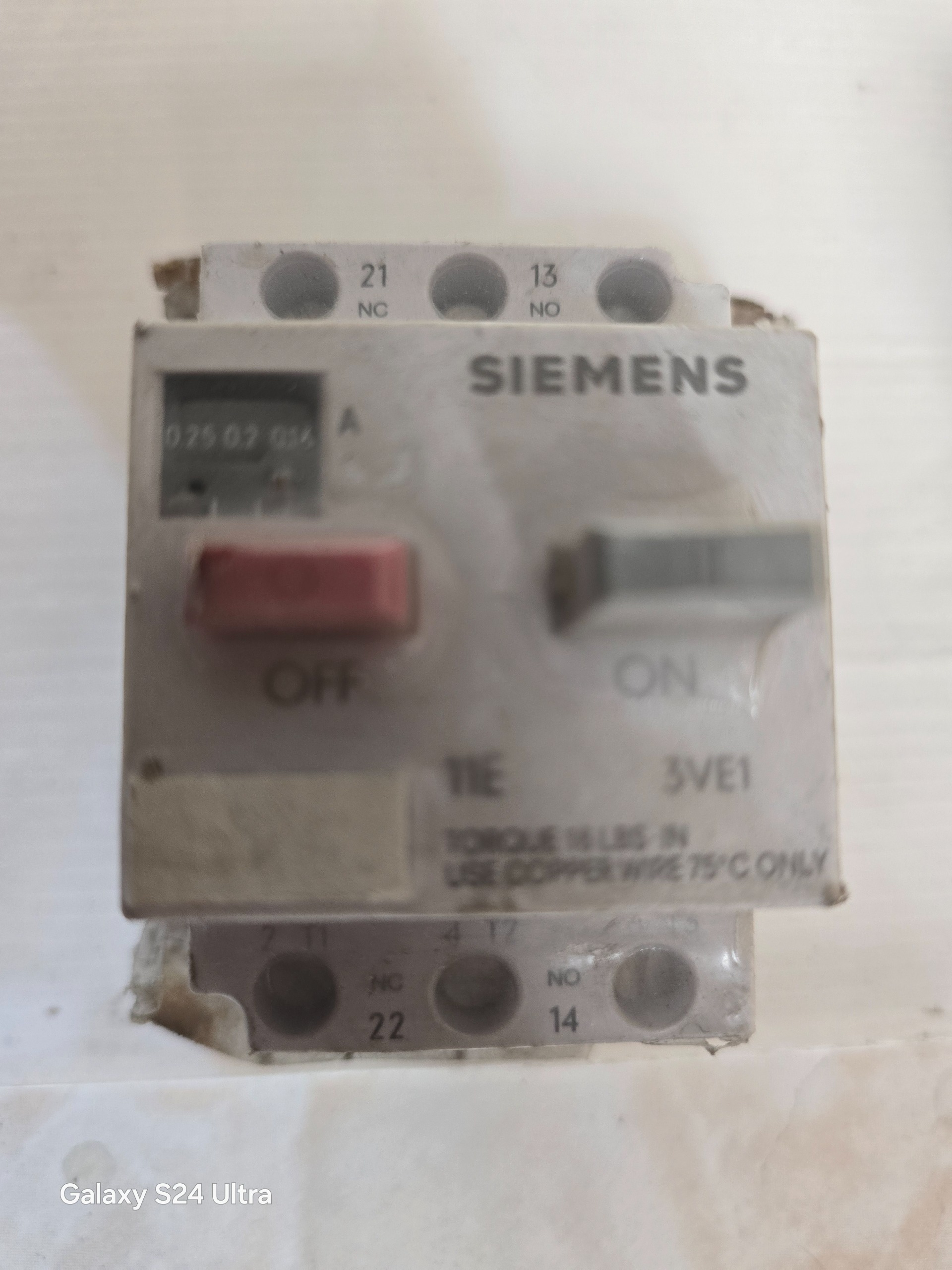 کلید محافظ حرارتی آمپر پایین3VE1010-2C