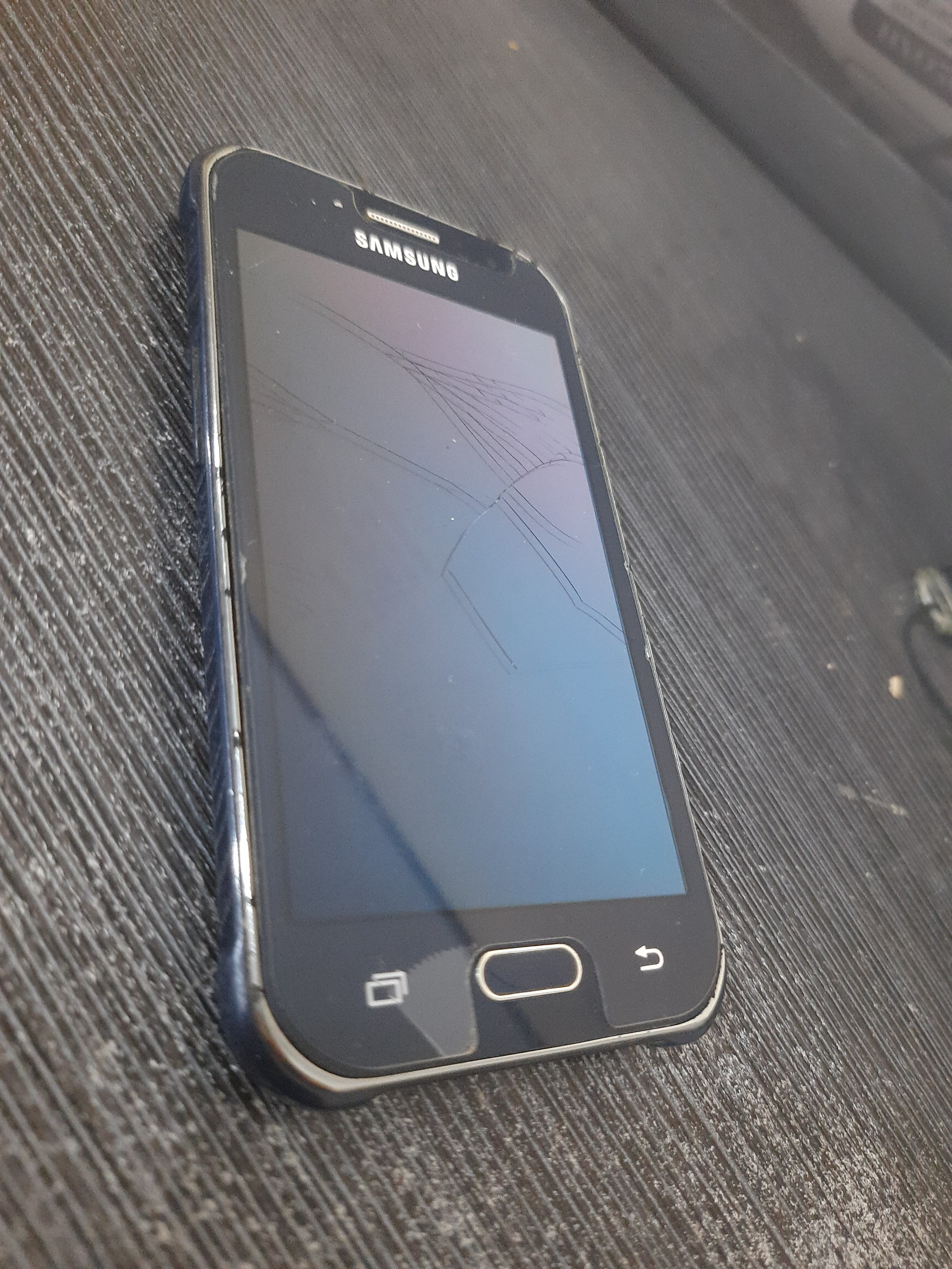 گوشی سامسونگ J1 Ace | حافظه 8 رم 1 گیگابایت