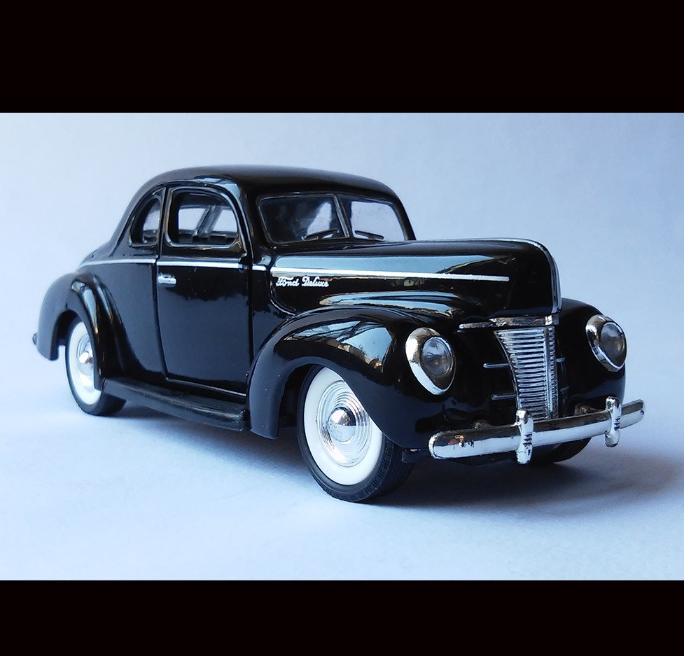 ماکت کمیاب و قدیمی FORD DELUXE 1940