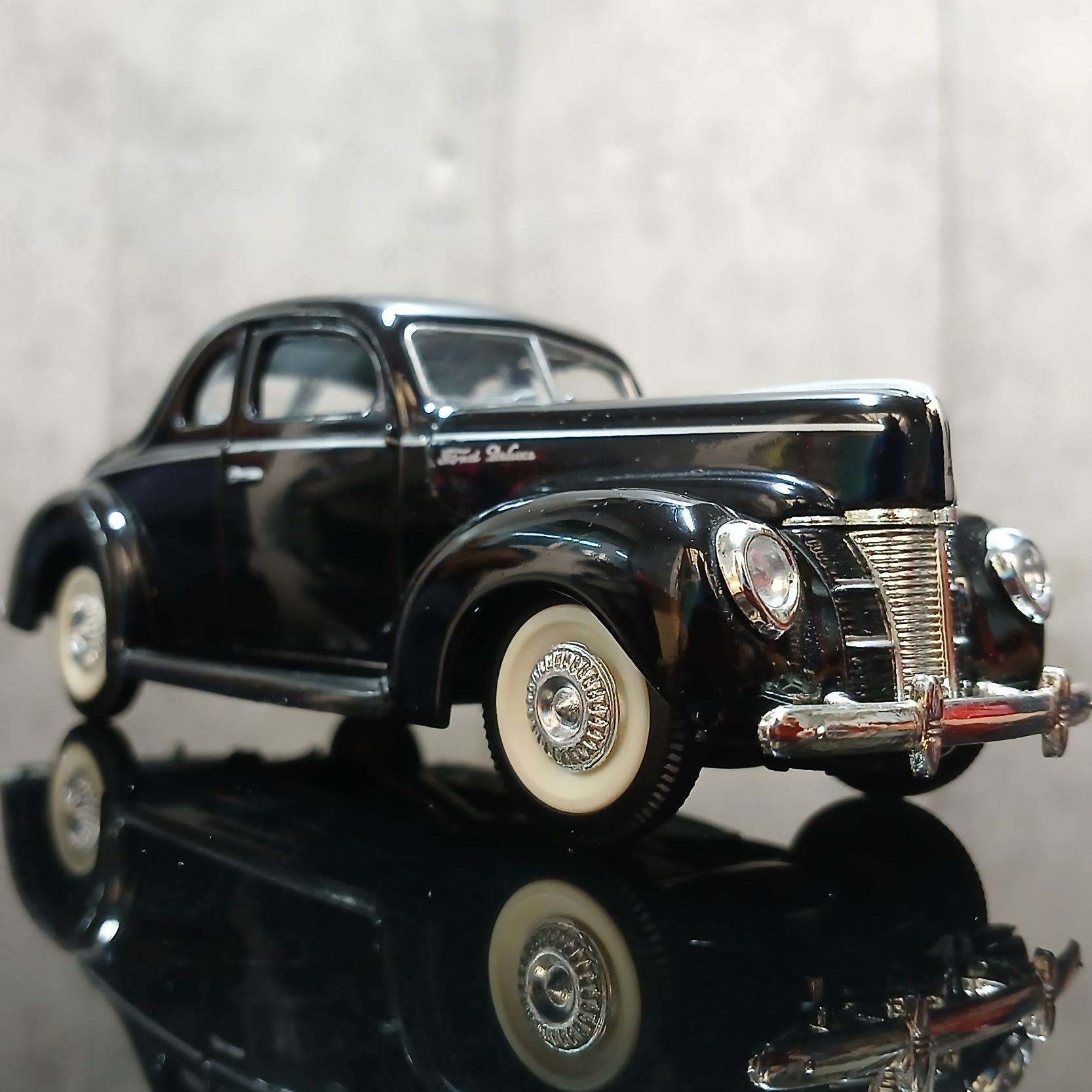 ماکت کمیاب و آکبند FORD DELUXE 1940