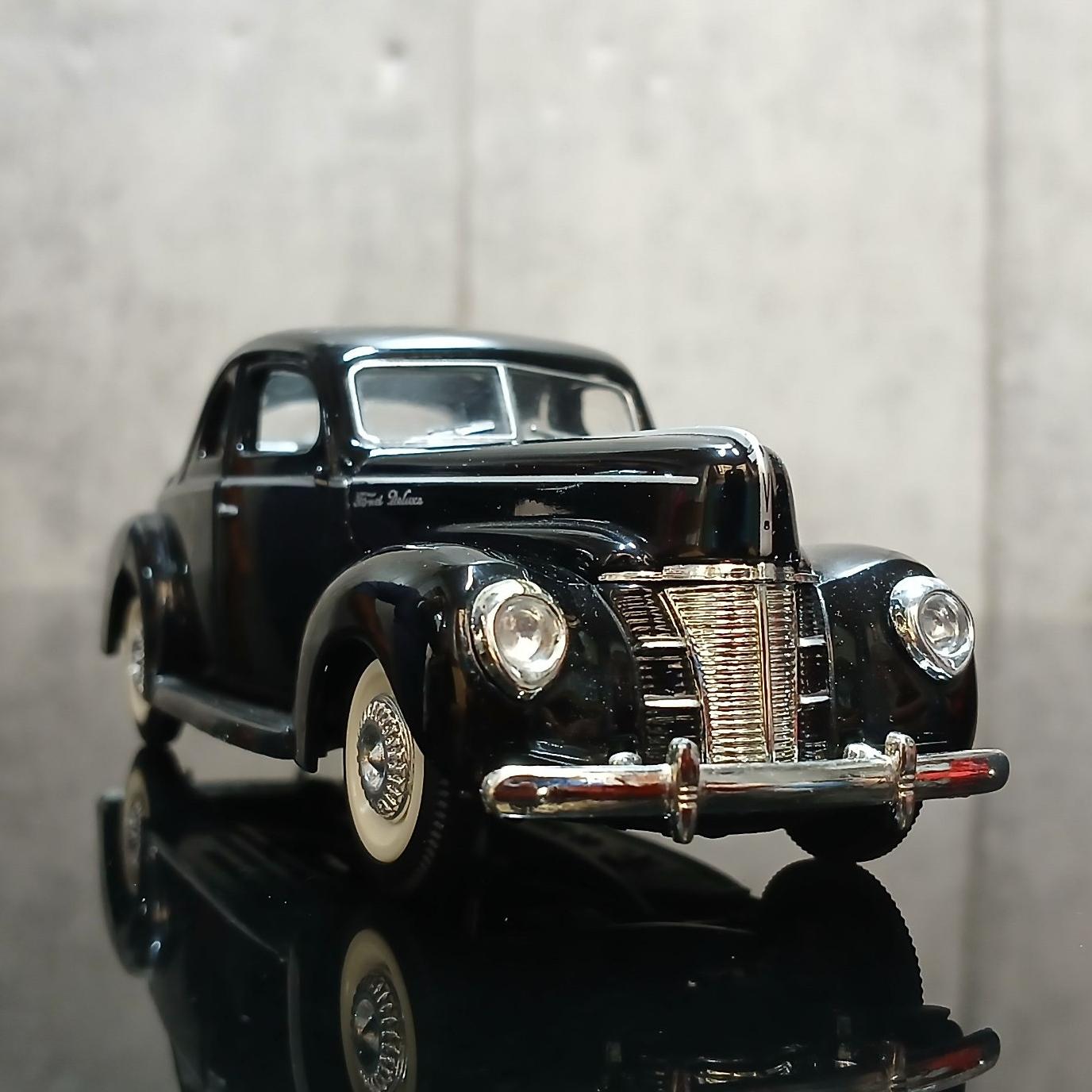 ماکت کمیاب و آکبند FORD DELUXE 1940
