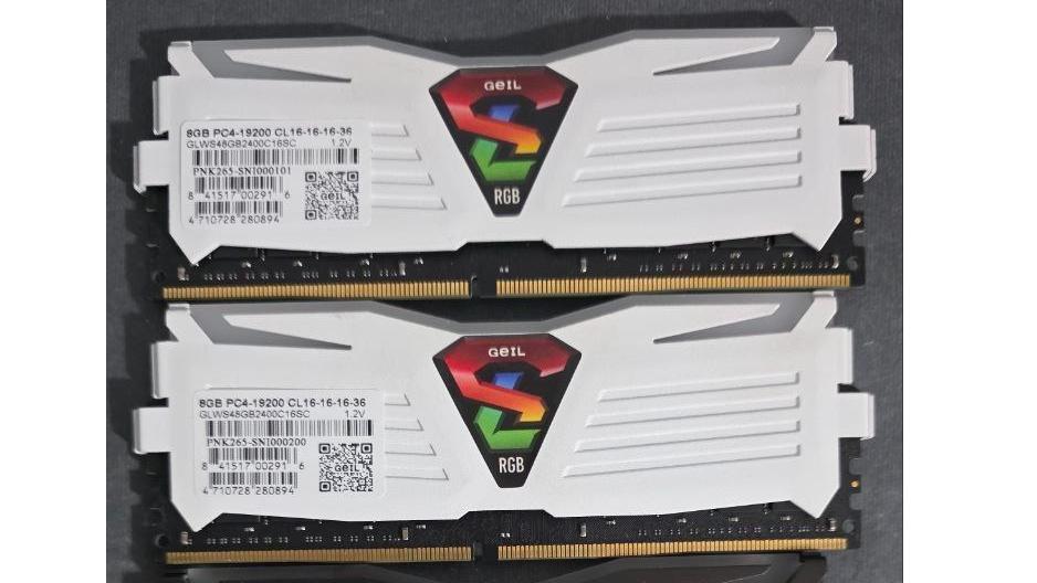 GEIL 8GB DDR4 2400 RGB 2×8GB(16GB) DDR4