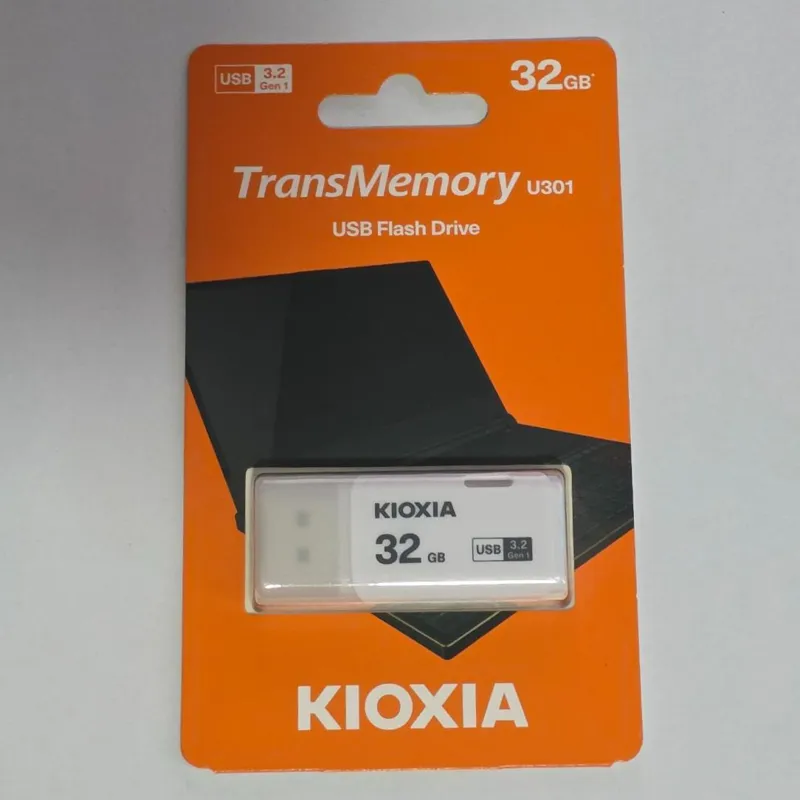 KIOXIA U301 32GB USB 3.2