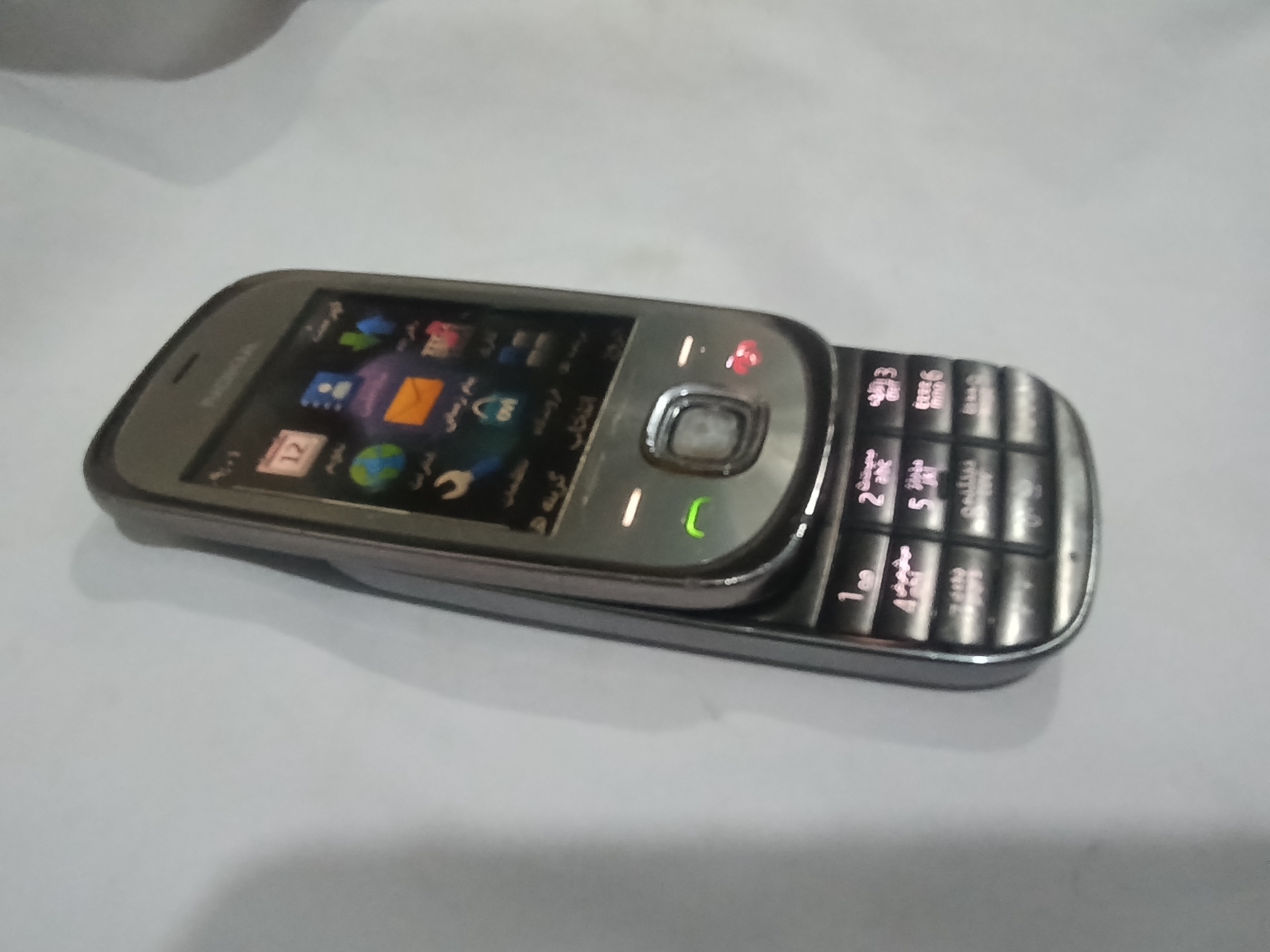 موبایل قدیمی کشویی نوکیاNokia 7230