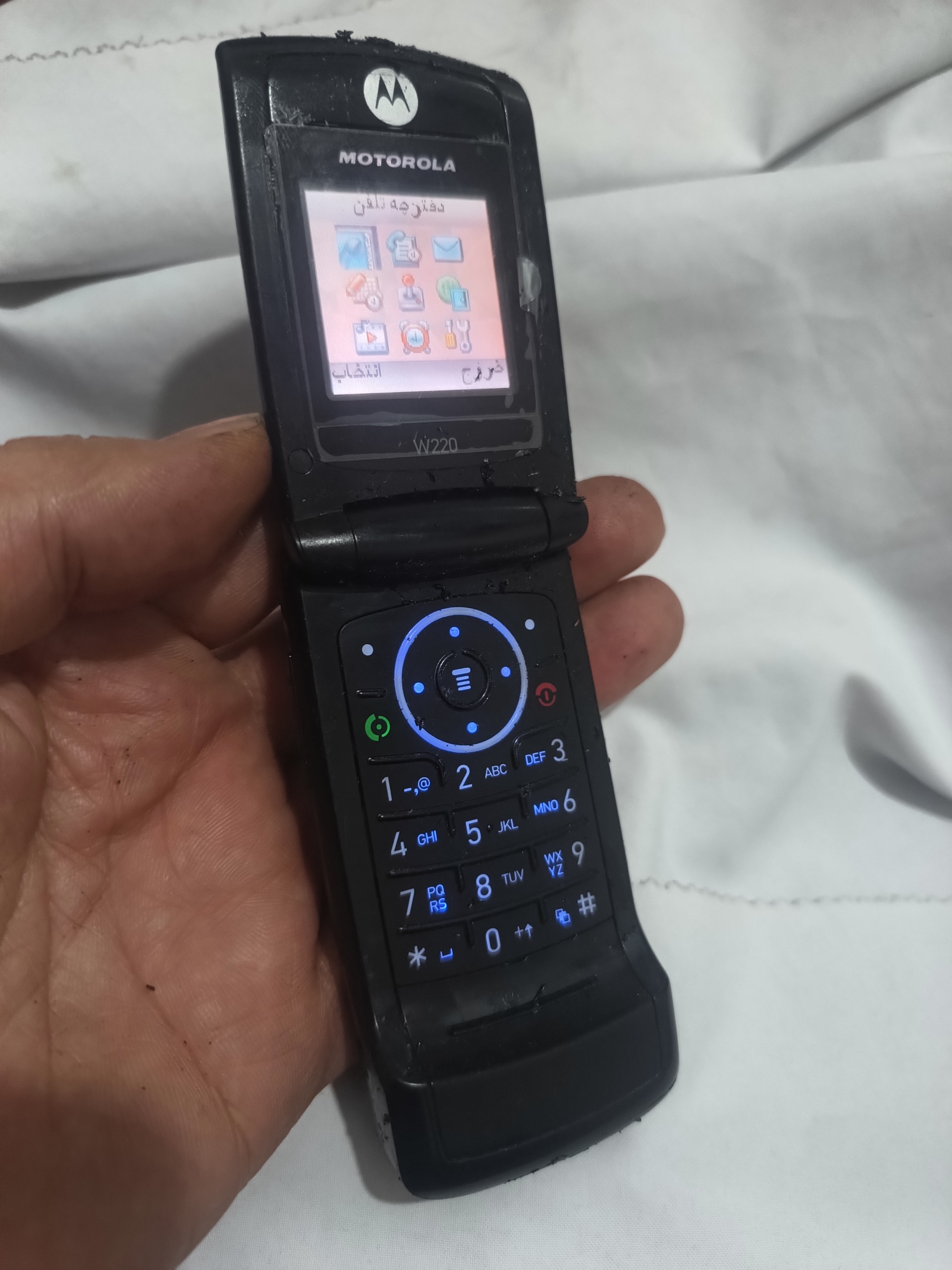 موبایل قدیمی تاشو موتورولا Motorola w220