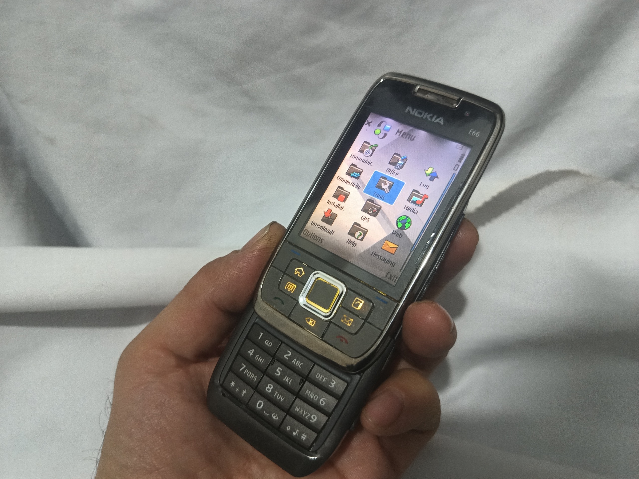 قدیمی استیل نوکیا Nokia E66