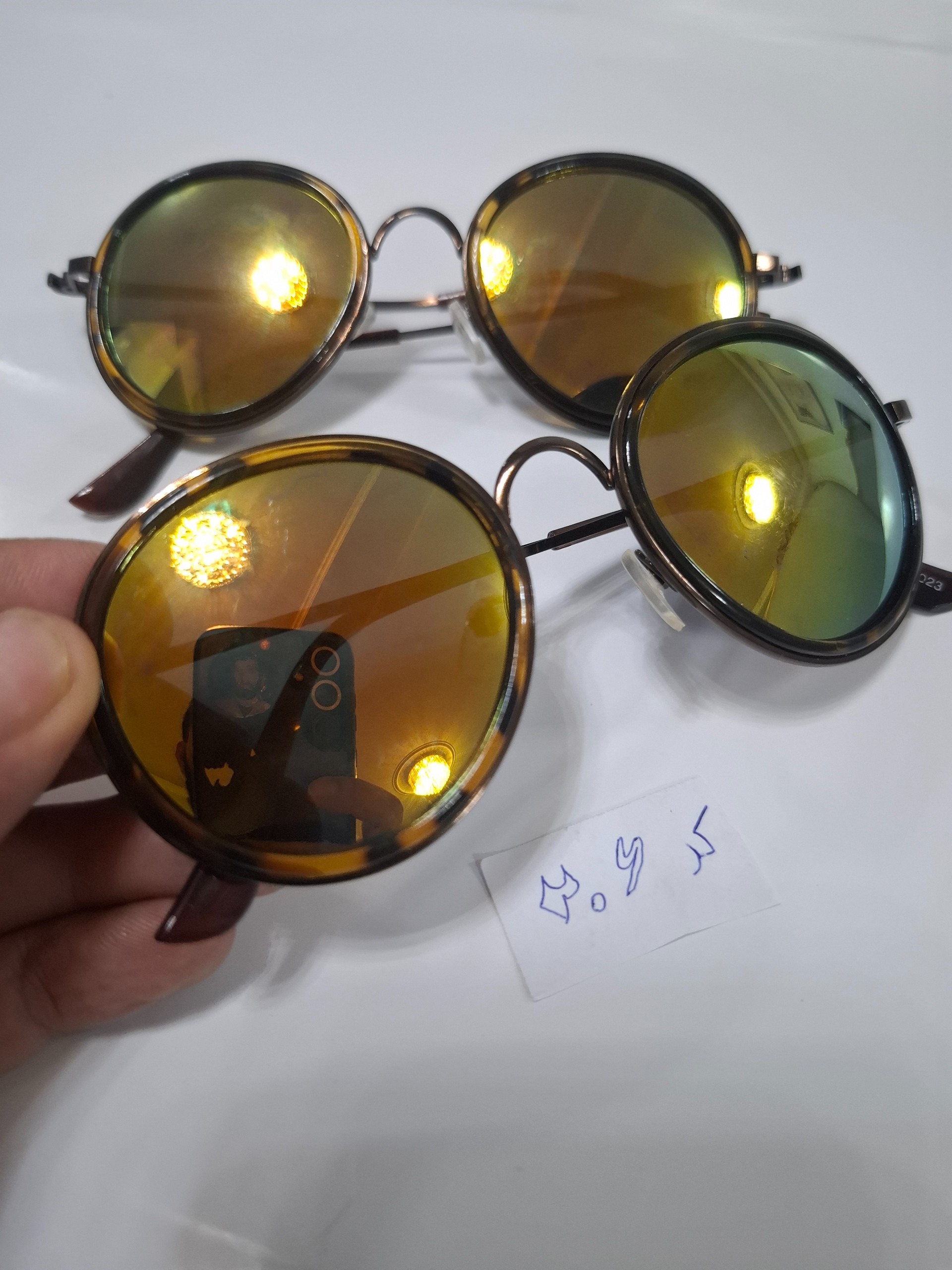 دوتا عینک مطابق تصویر
