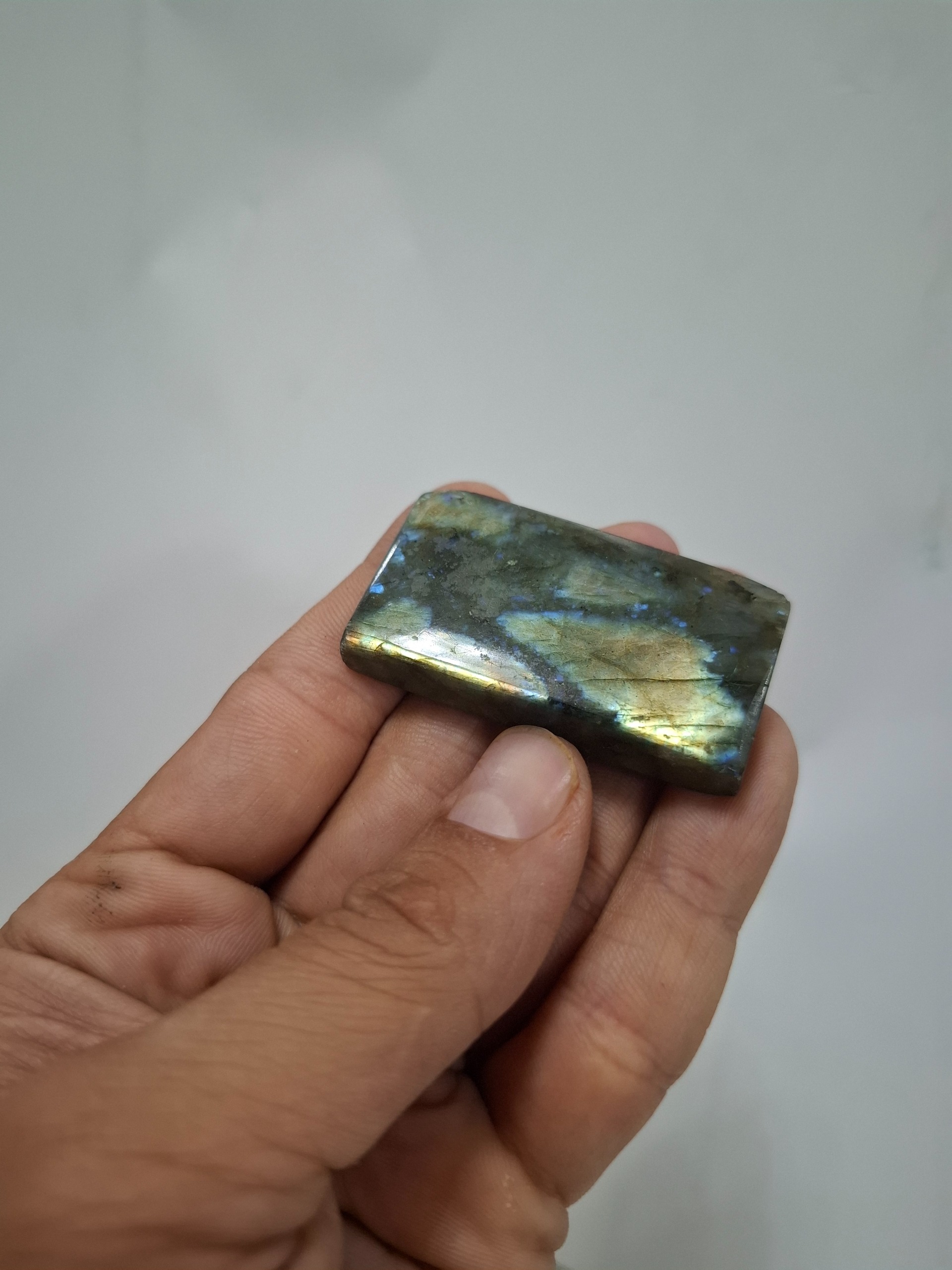 نگین درشت لابرادوریت اصیل ماداگاسکار