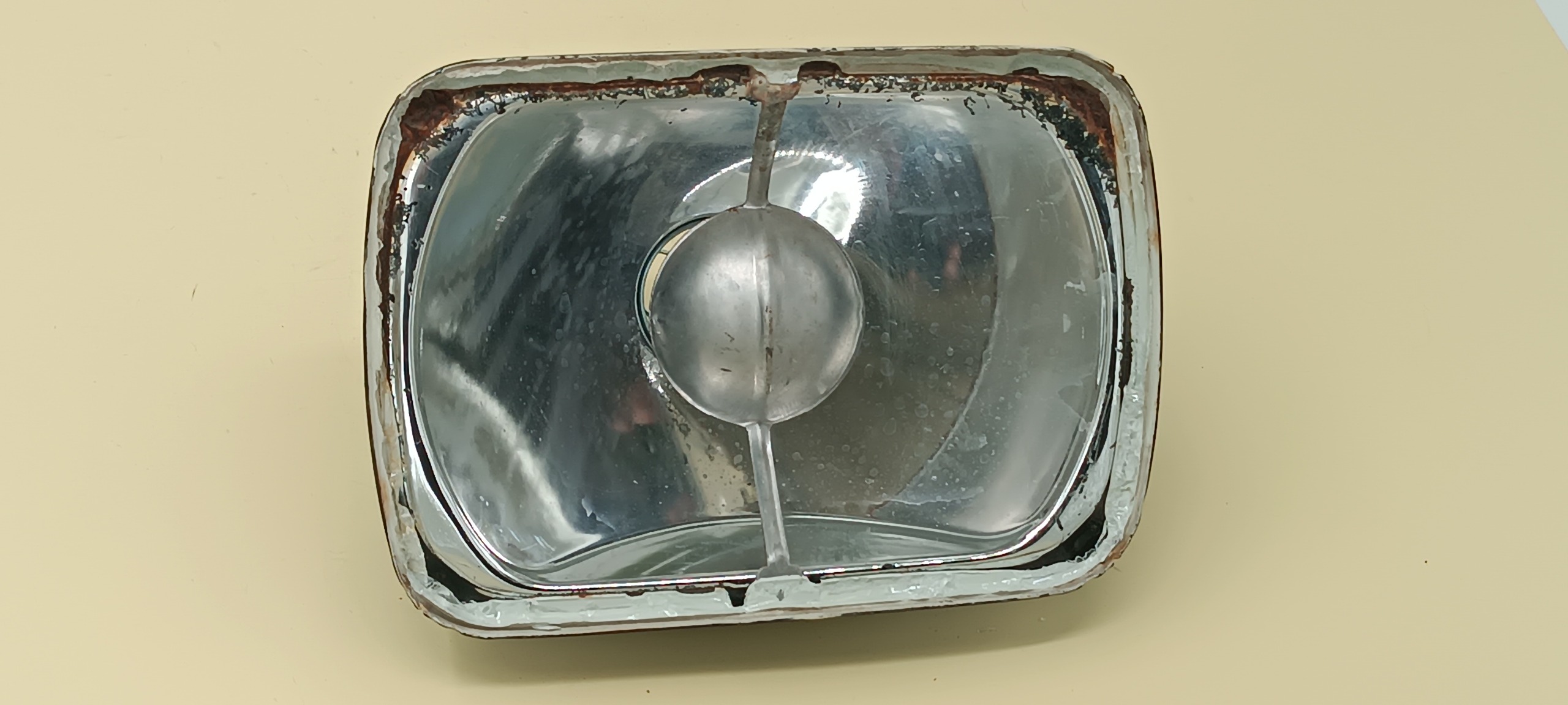 کاسه چراغ جلو