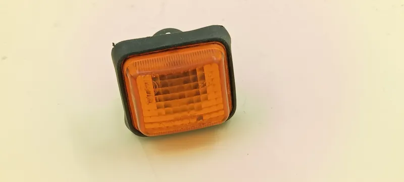 راهنما بغل گلگیر پارس